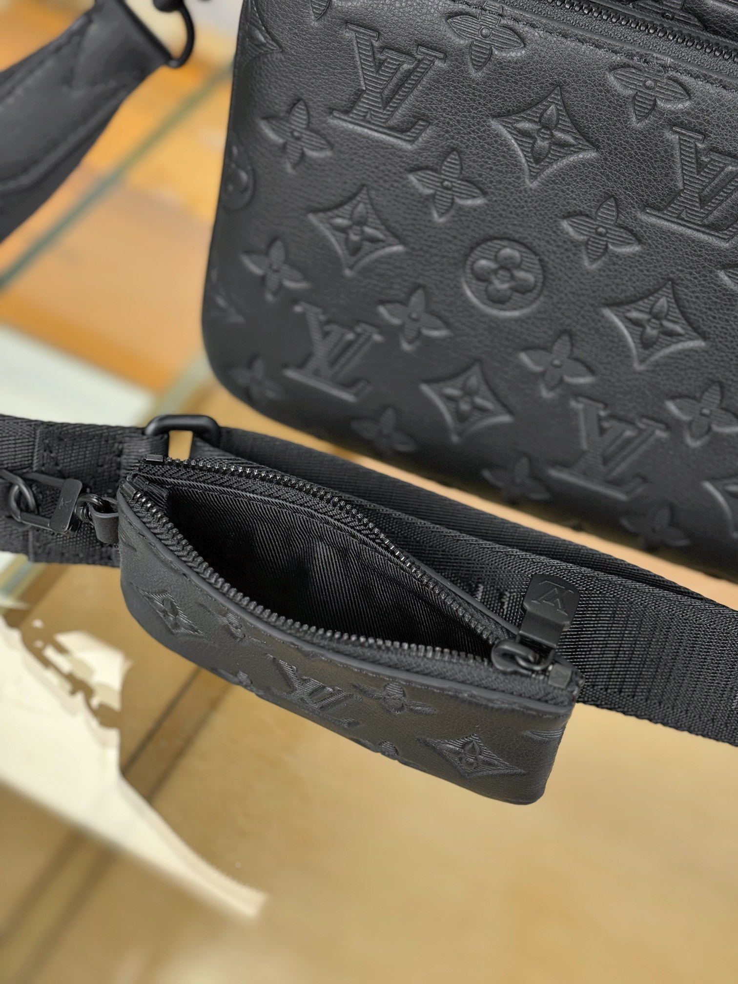 [TOP] Louis Vuitton LV Trio Messenger Bag 25x18.5x7cm - Black