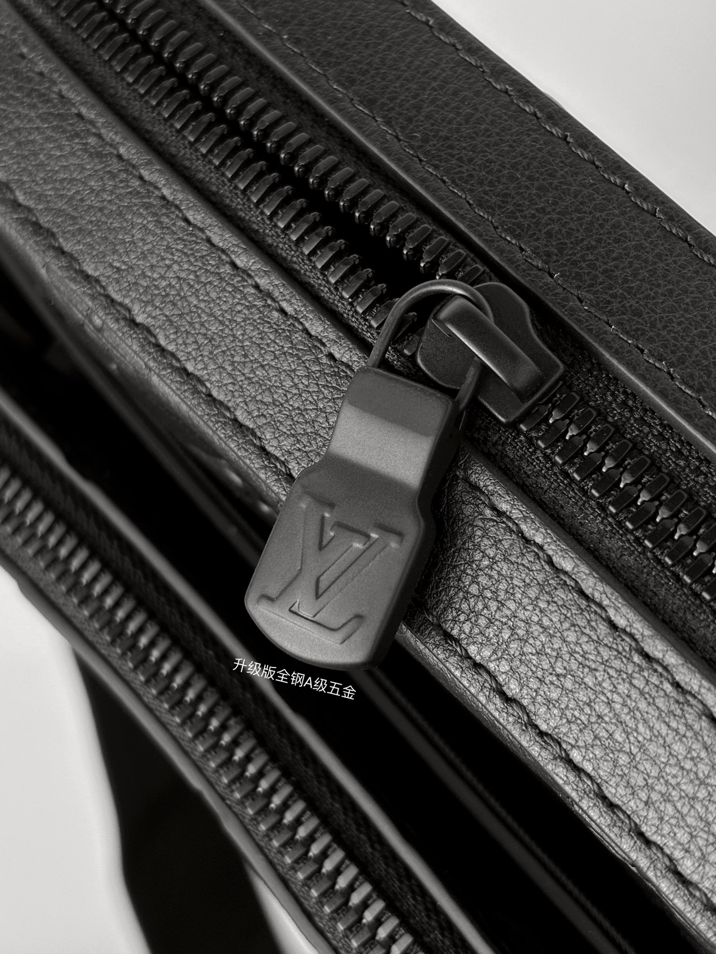 [TOP] Louis Vuitton LV Trio Messenger Bag 25x18.5x7cm - Black