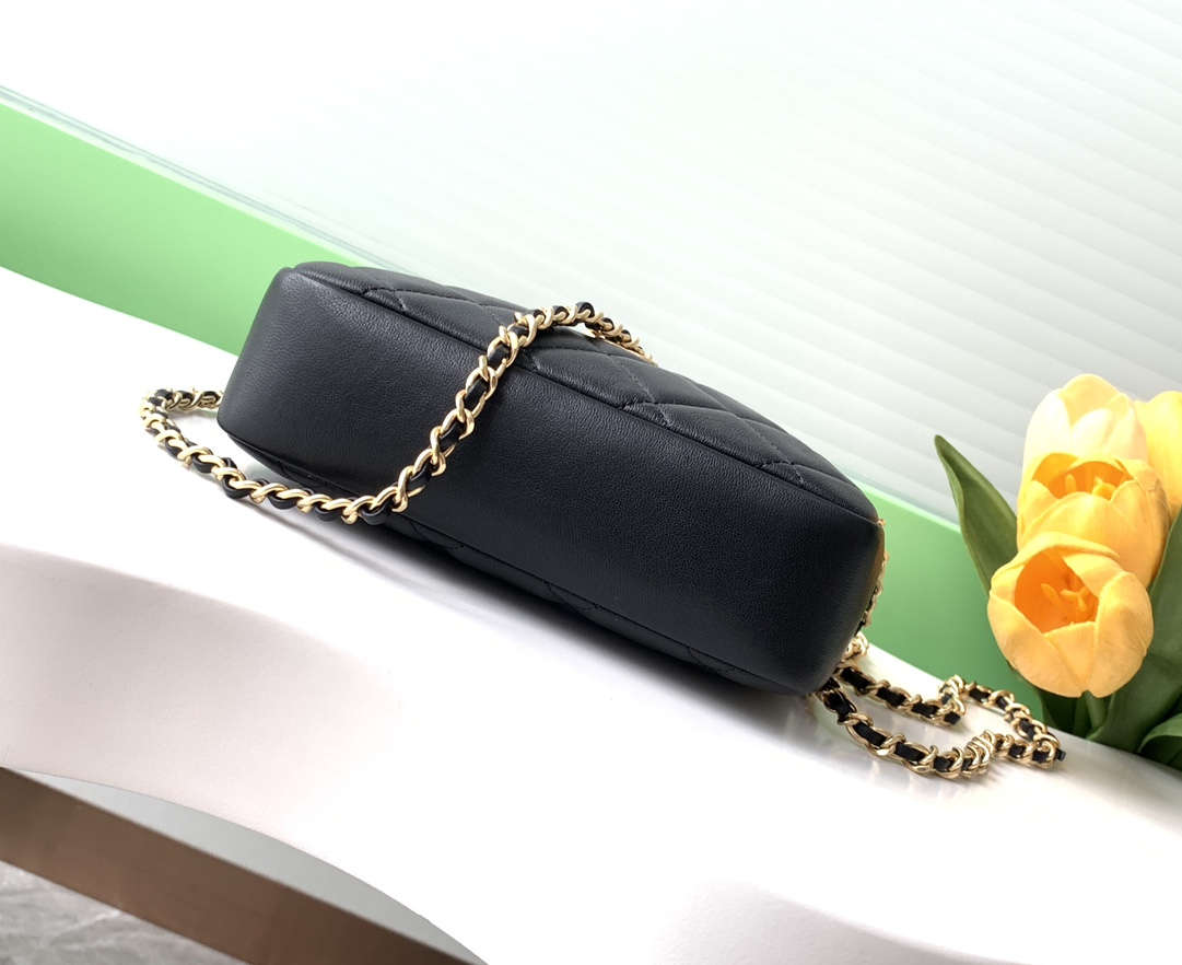 [TOP] CHANEL Lambskin Quilted Timeless Camera Case 12*18*7cm - Black