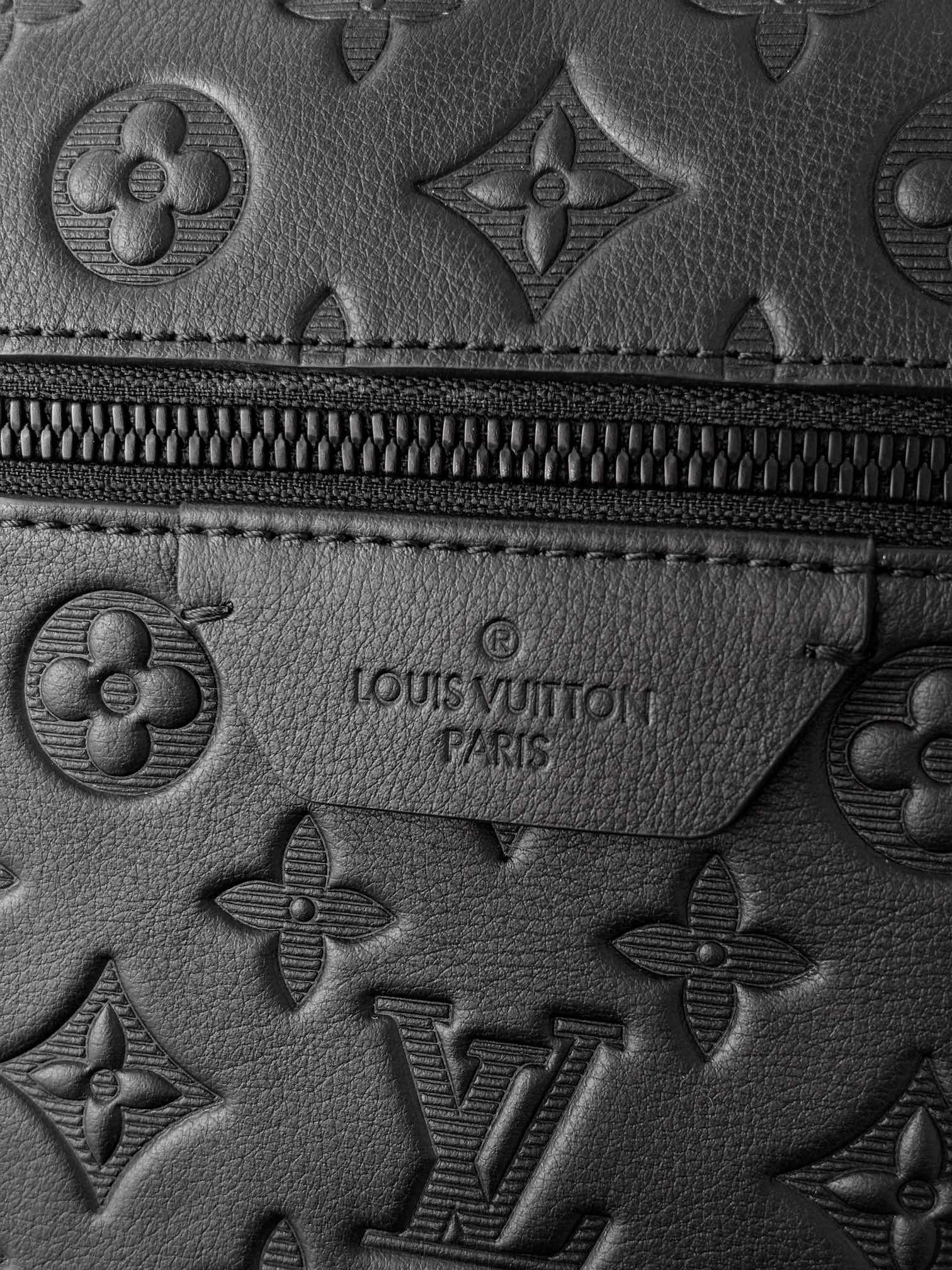 [TOP] Louis Vuitton LV Discovery Bag 38x29x20cm - Black