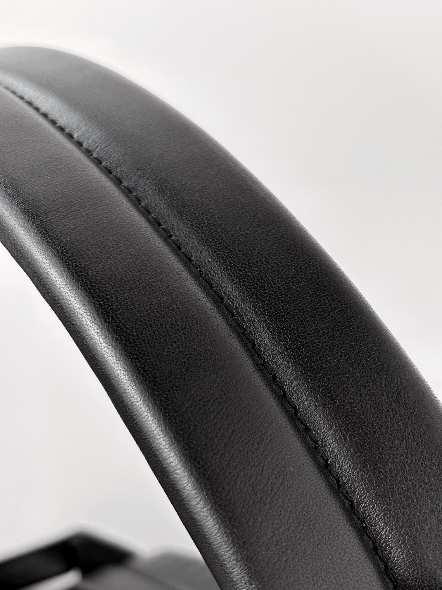 [TOP] Louis Vuitton LV Discovery Bag 38x29x20cm - Black