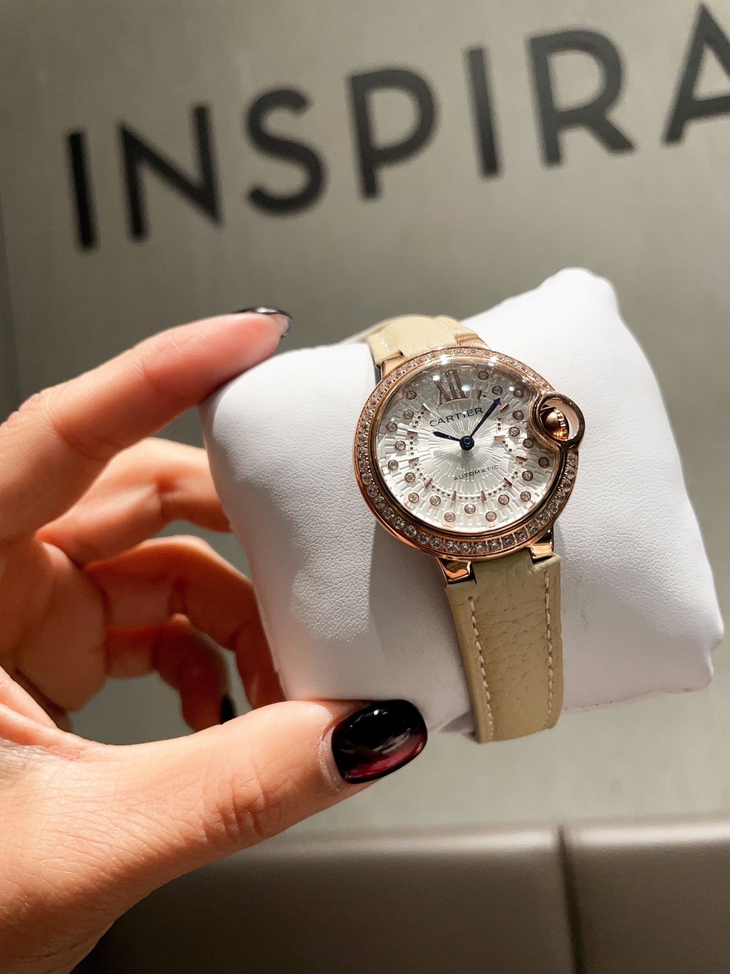 [TOP] Cartier Watch with Diamonds on Bezel 33mm - Khaki/Beige