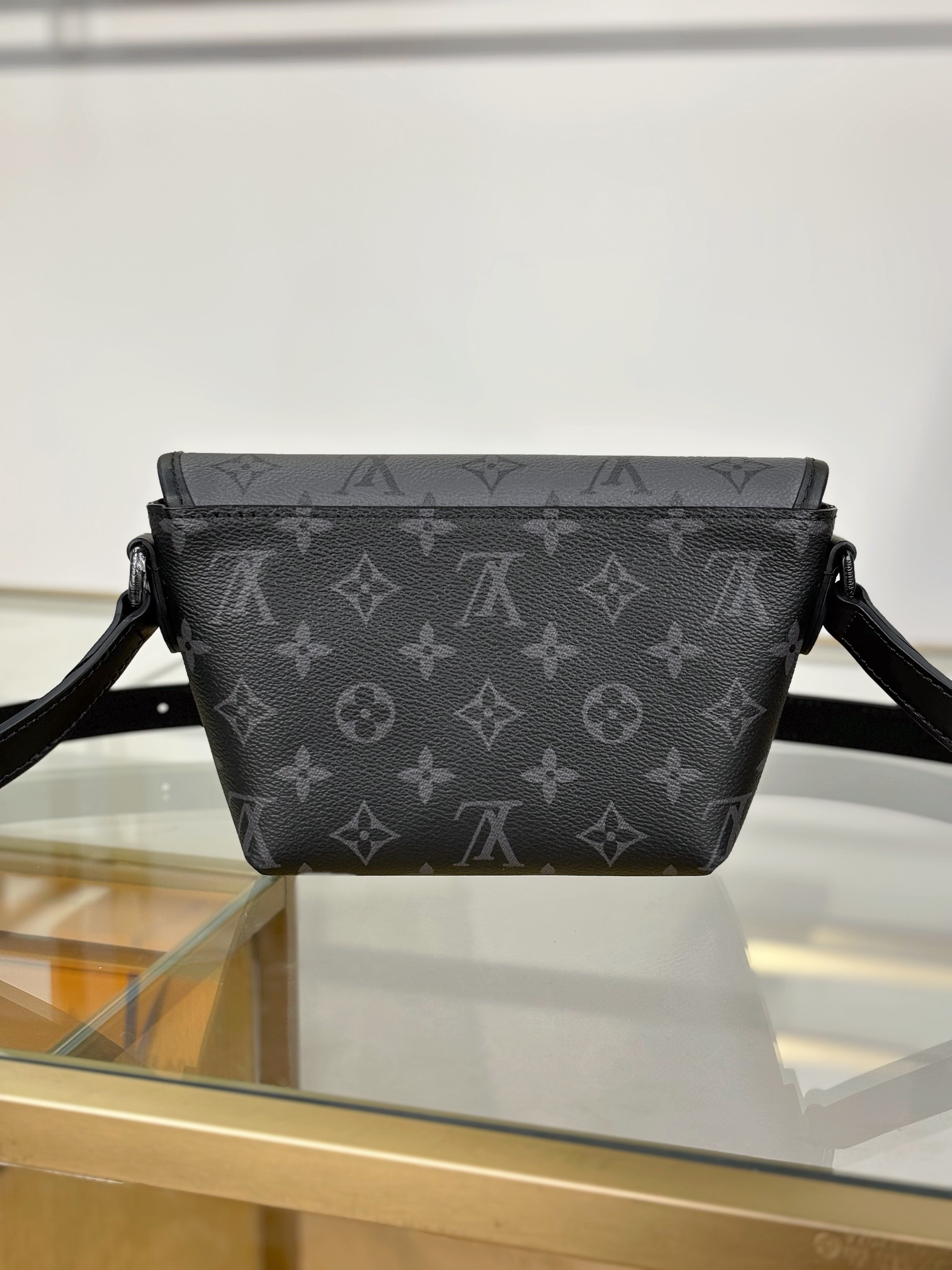 [TOP] Louis Vuitton LV Pulse Monogram Bag Mini 22x16x5cm - Black/Gray