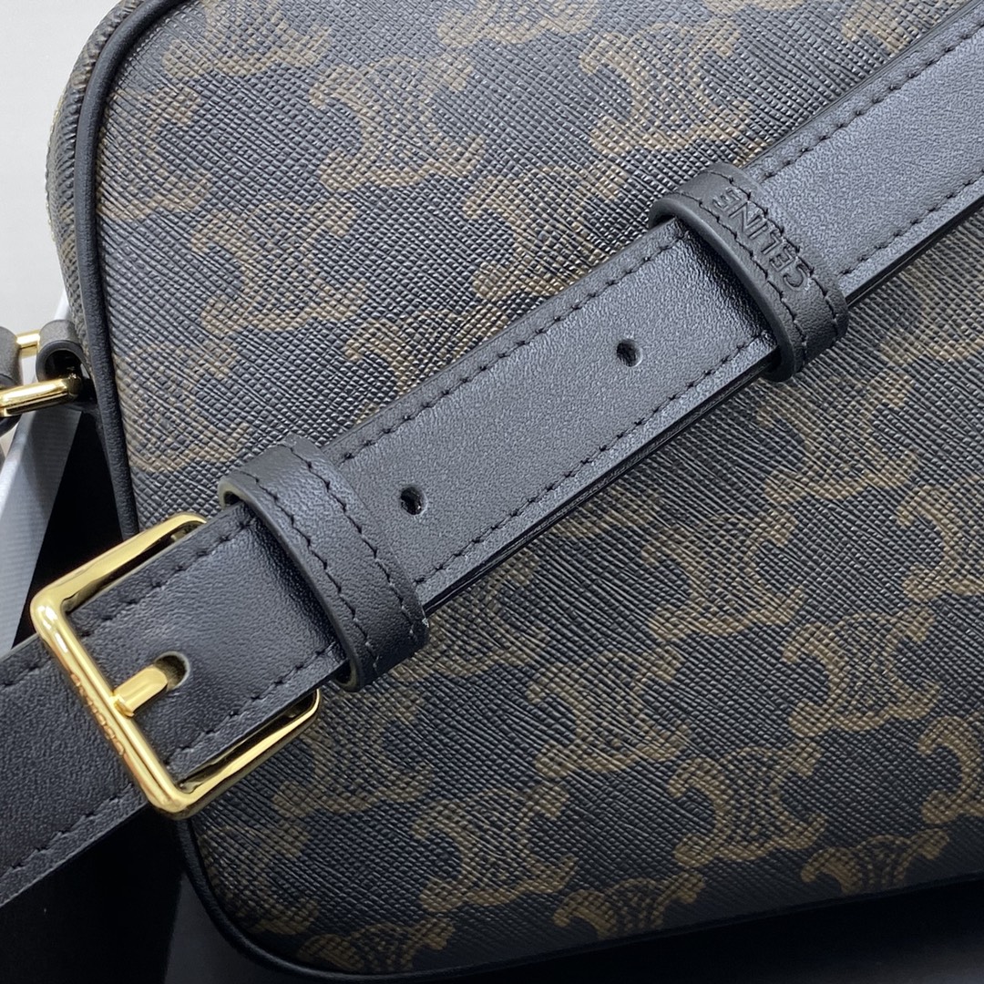 [TOP] CELINE TRIOMPHE Bag 23 X 15 X 5CM - Brown