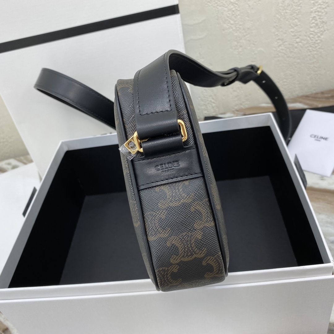 [TOP] CELINE TRIOMPHE Bag 23 X 15 X 5CM - Brown