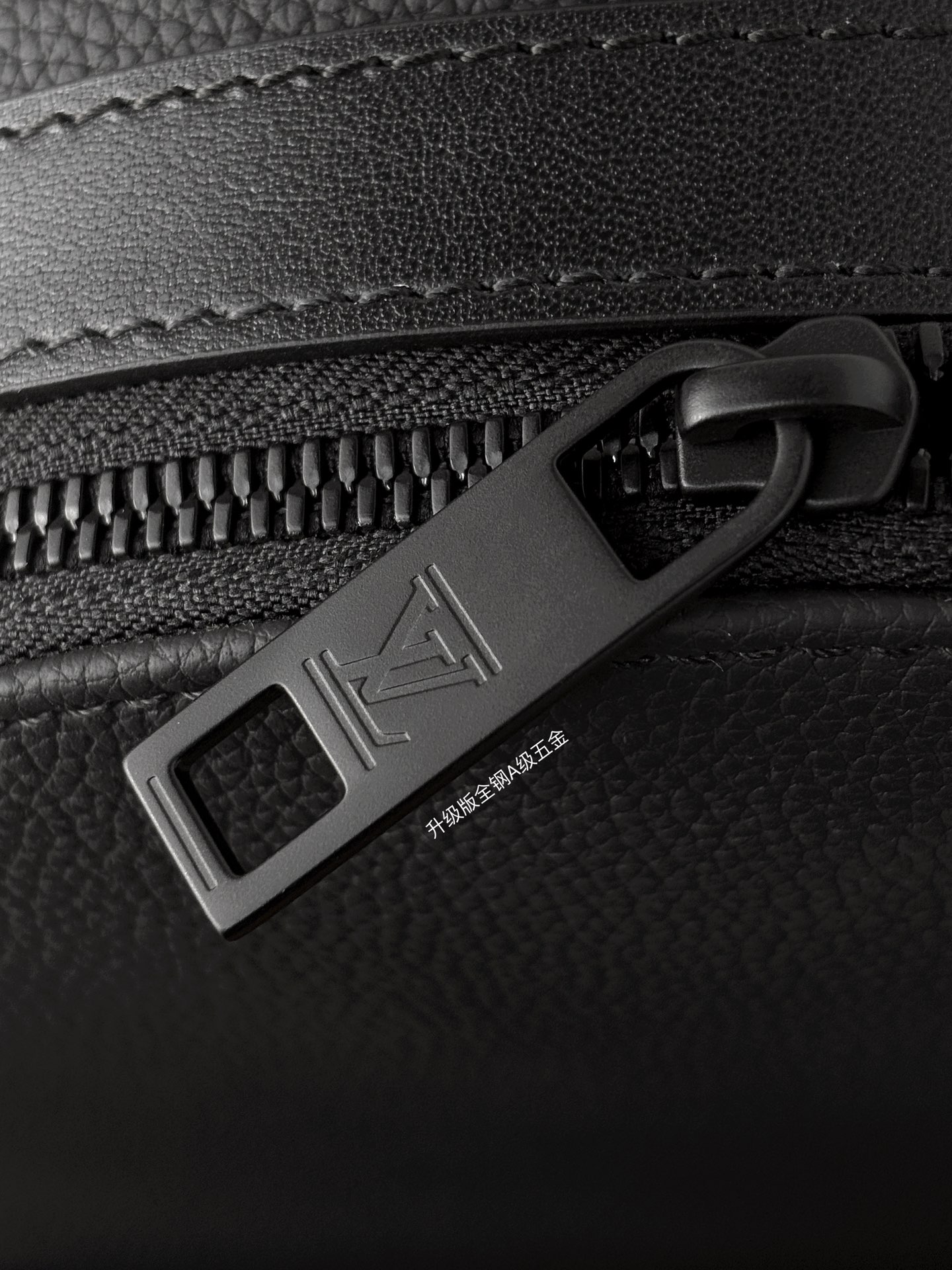 [TOP] Louis Vuitton LV Takeoff Bag 43x30x14cm - Black