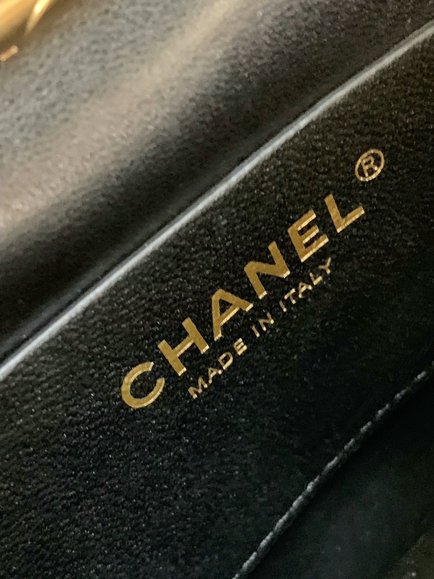 [TOP] CHANEL 24B Handbag 19*25*3cm - Black