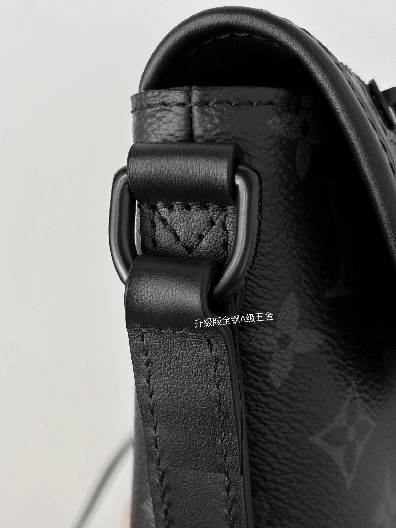 [TOP] Louis Vuitton LV Pulse Monogram Bag Mini 22x16x5cm - Black/Gray