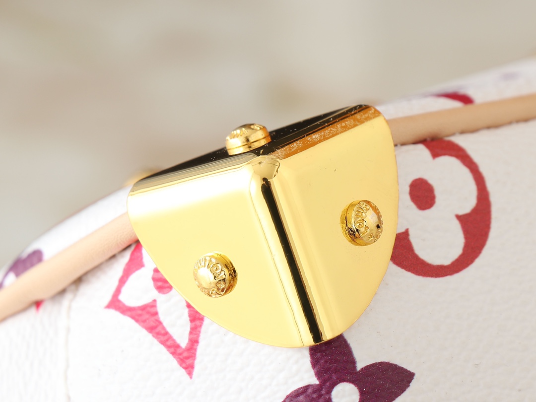 [TOP] Louis Vuitton LV East West Bag 27.0 x 14.0 x 10.0 cm  - White