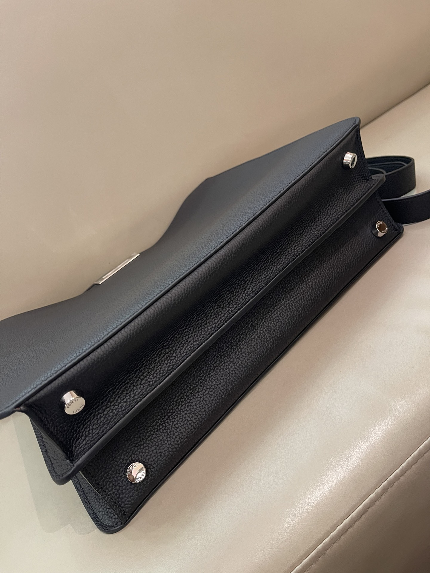 [TOP] FENDI Peekaboo Large Cowhide Bag 38x29x12cm - Black