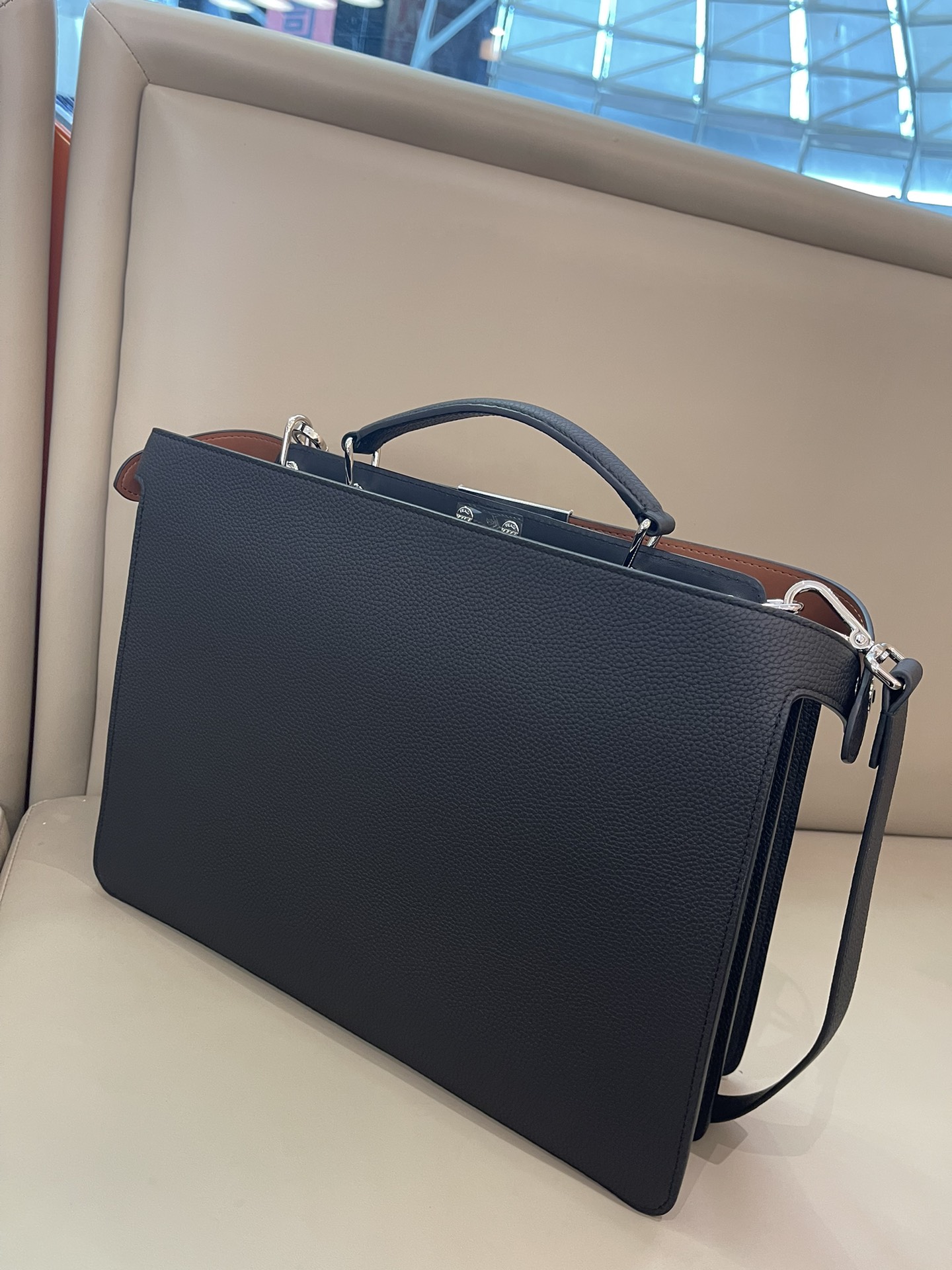 [TOP] FENDI Peekaboo Large Cowhide Bag 38x29x12cm - Black