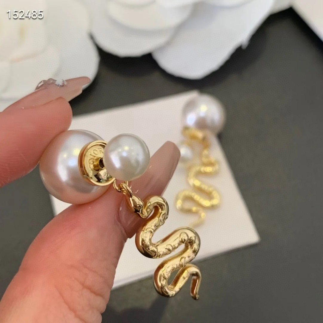 [TOP] Christian Dior Earrings - Gold