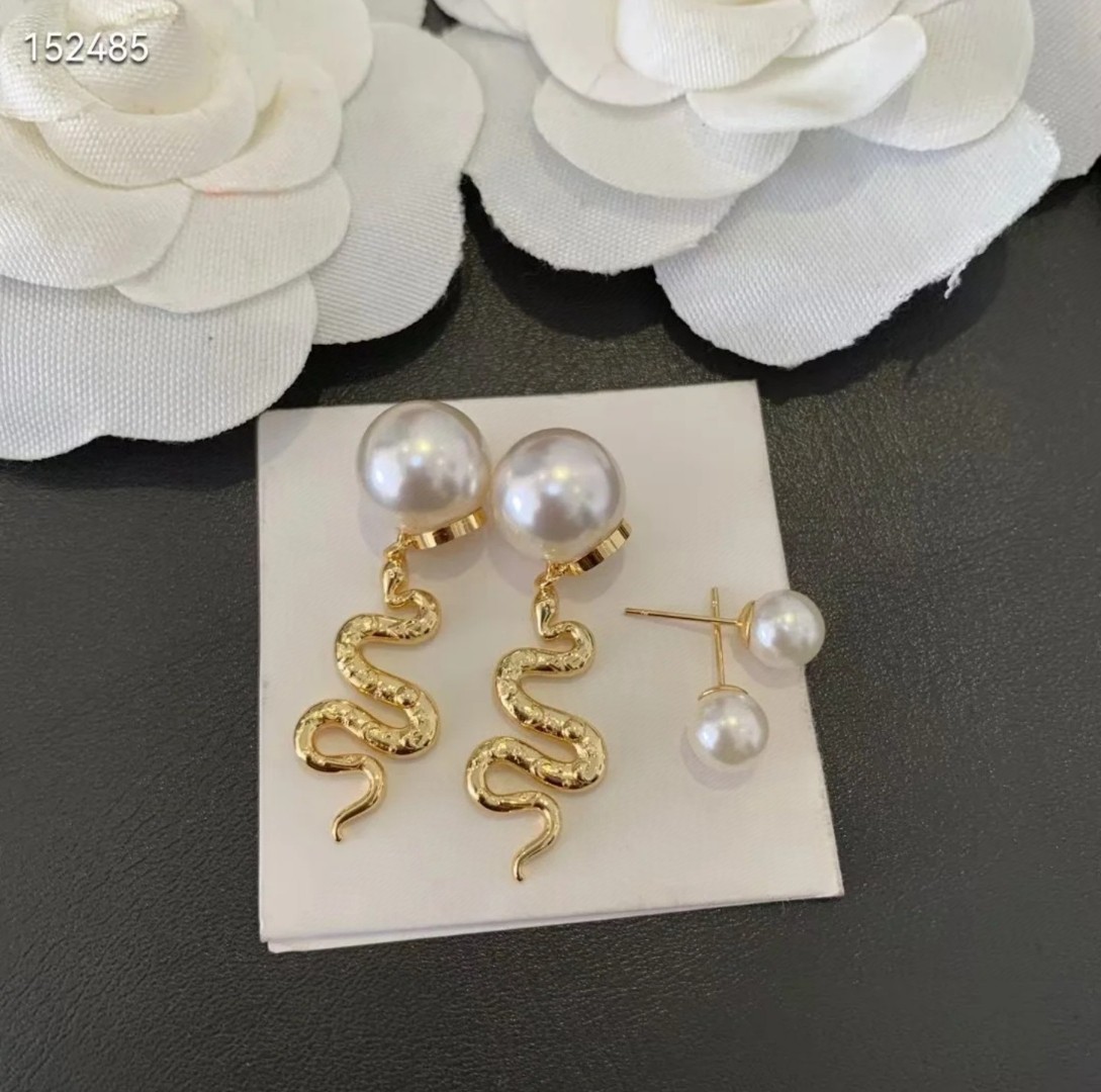 [TOP] Christian Dior Earrings - Gold