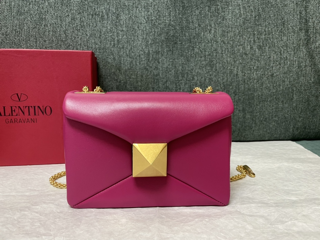 [TOP] VALENTINO Garavani One Stud Bag Lambkin Smal 19x14x11cm - 4 Color