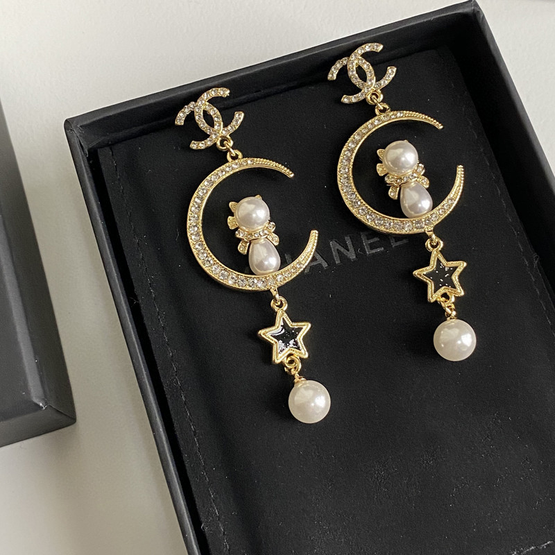 [TOP] CHANEL Earrings - Gold
