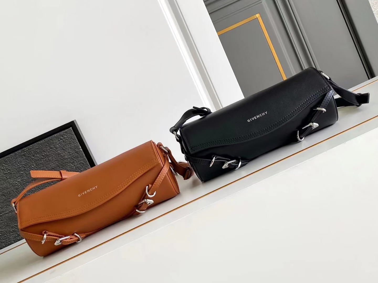 [TOP] GIVENCHY Voyou Cowhide Bag 25*10*13cm - 2 Color