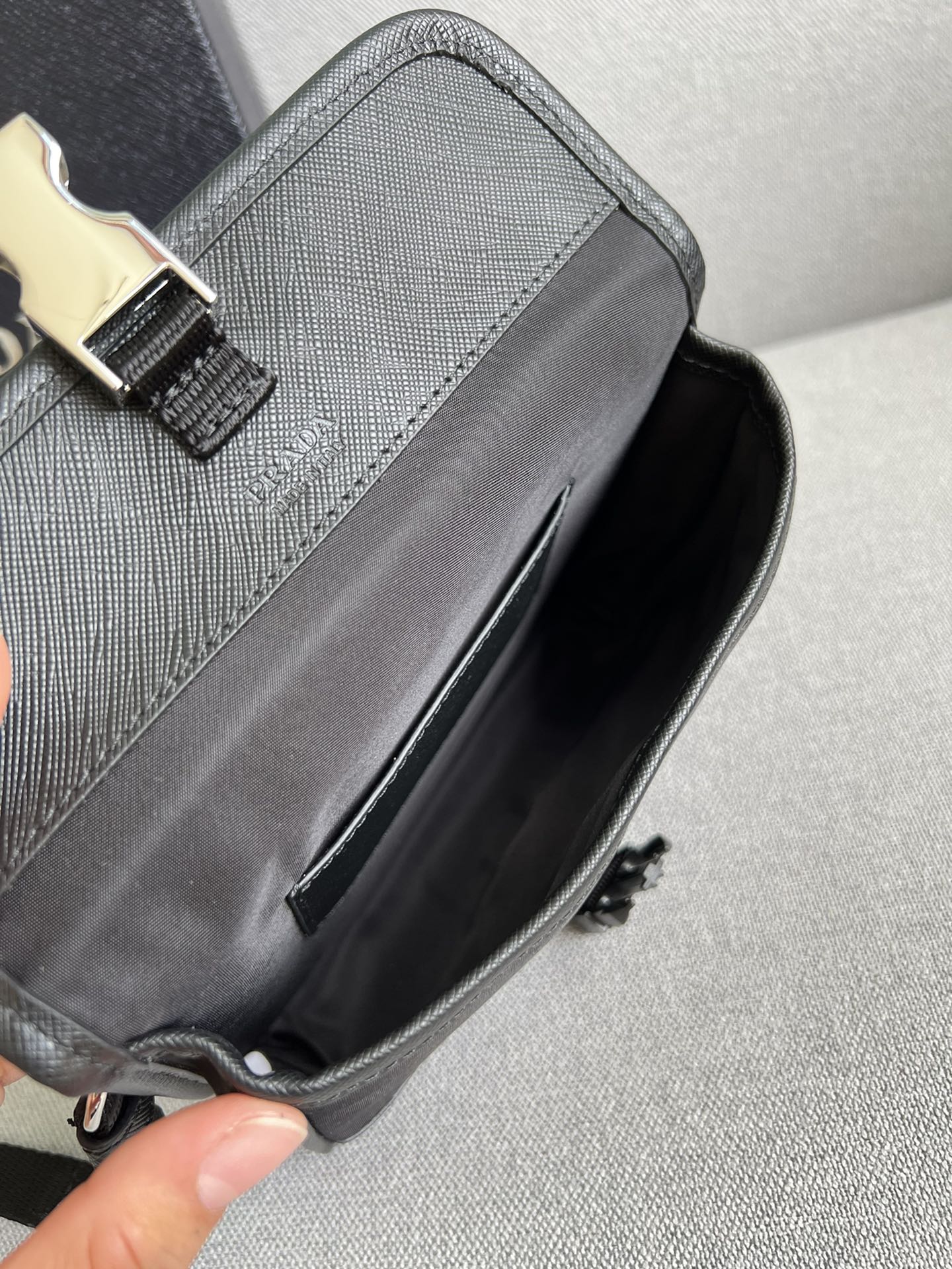 [TOP] PRADA Mobile Phone Bag Cowhide 18*12.5*2 - Black