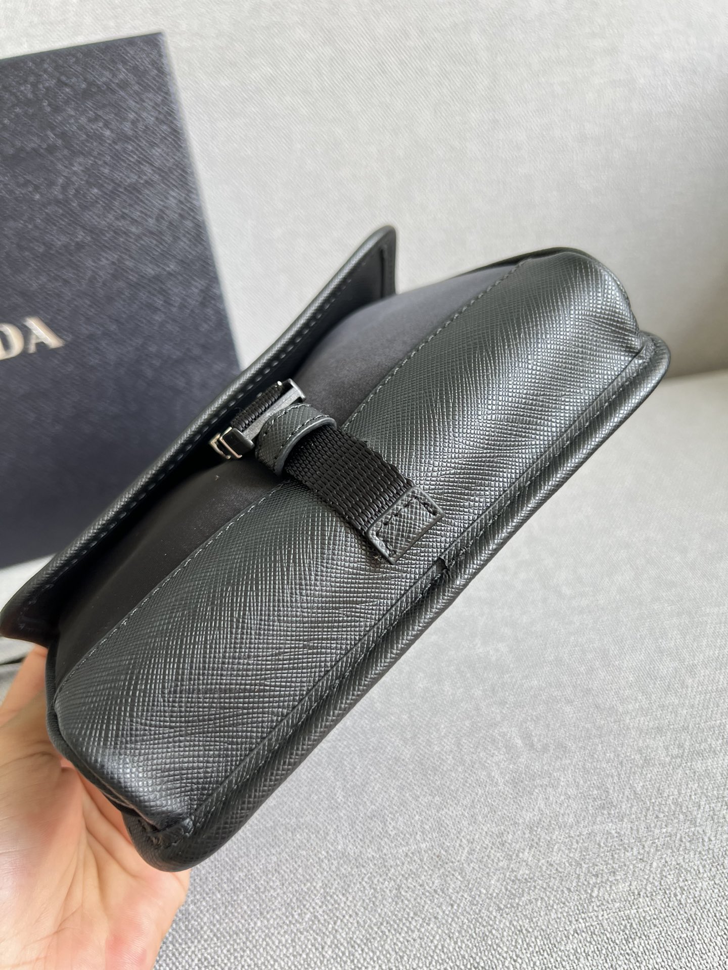 [TOP] PRADA Mobile Phone Bag Cowhide 18*12.5*2 - Black