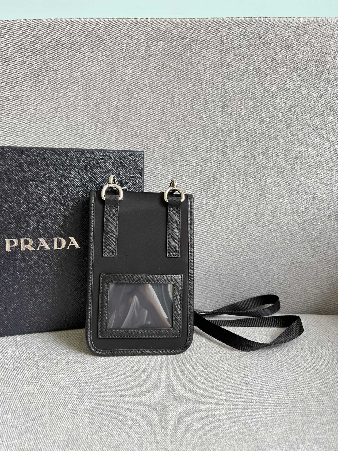 [TOP] PRADA Mobile Phone Bag Cowhide 12*18cm - Black