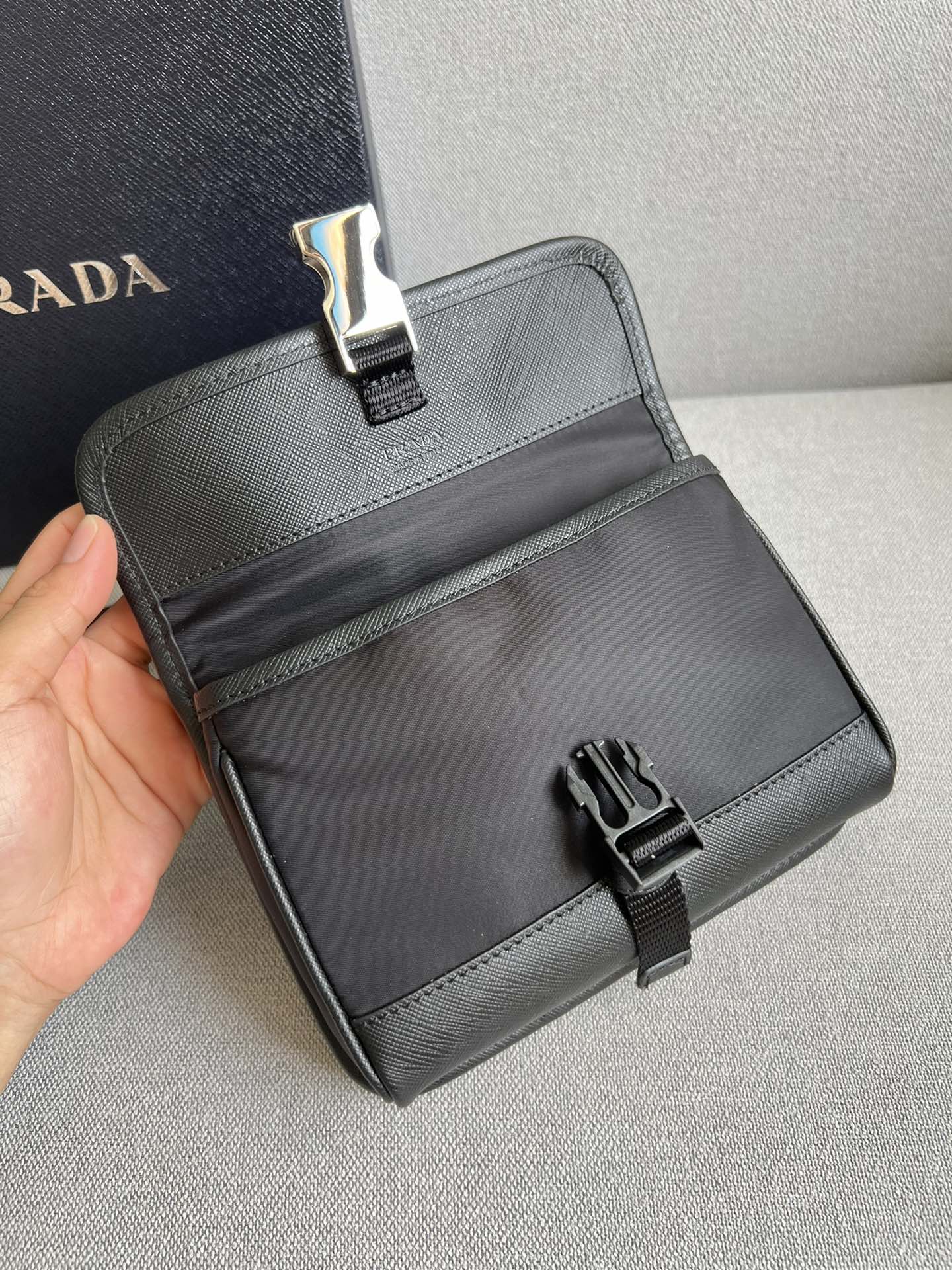 [TOP] PRADA Mobile Phone Bag Cowhide 18*12.5*2 - Black