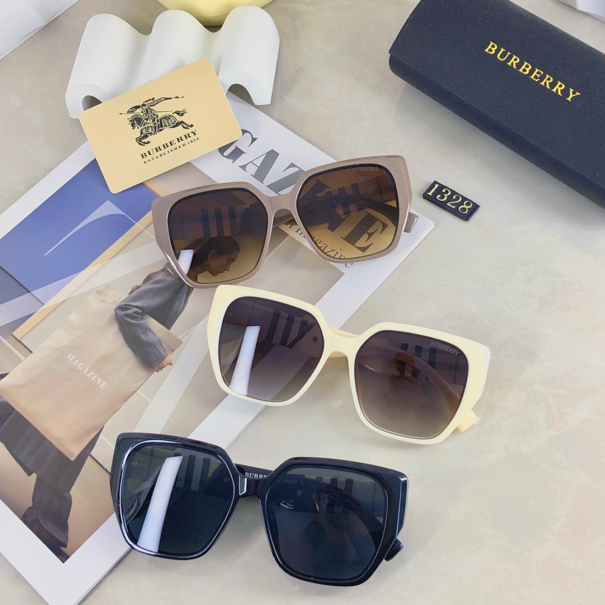 [TOP] BURBERRY Sunglasses - 3 Colors