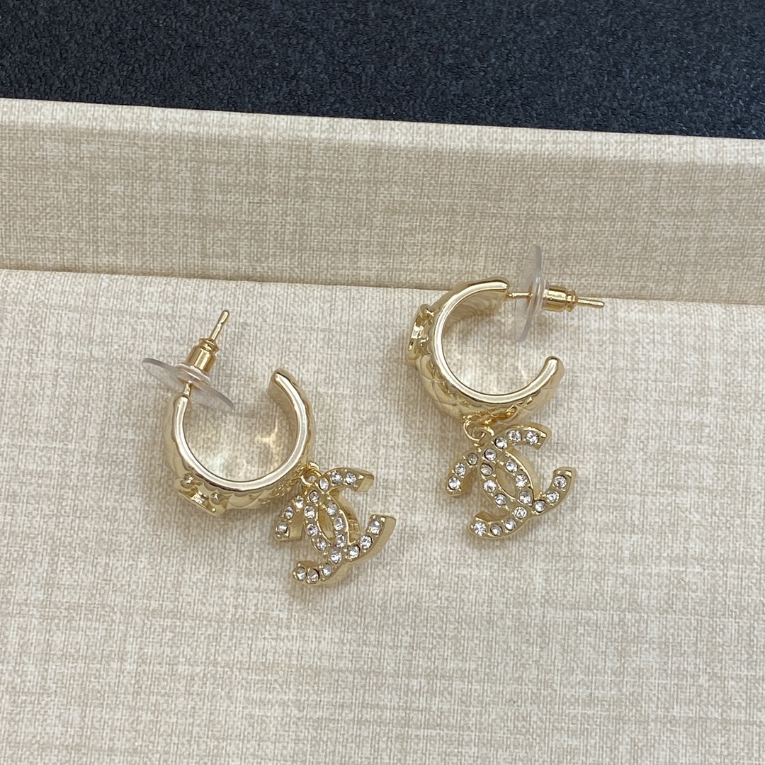 [TOP] CHANEL CC  Earrings- Gold