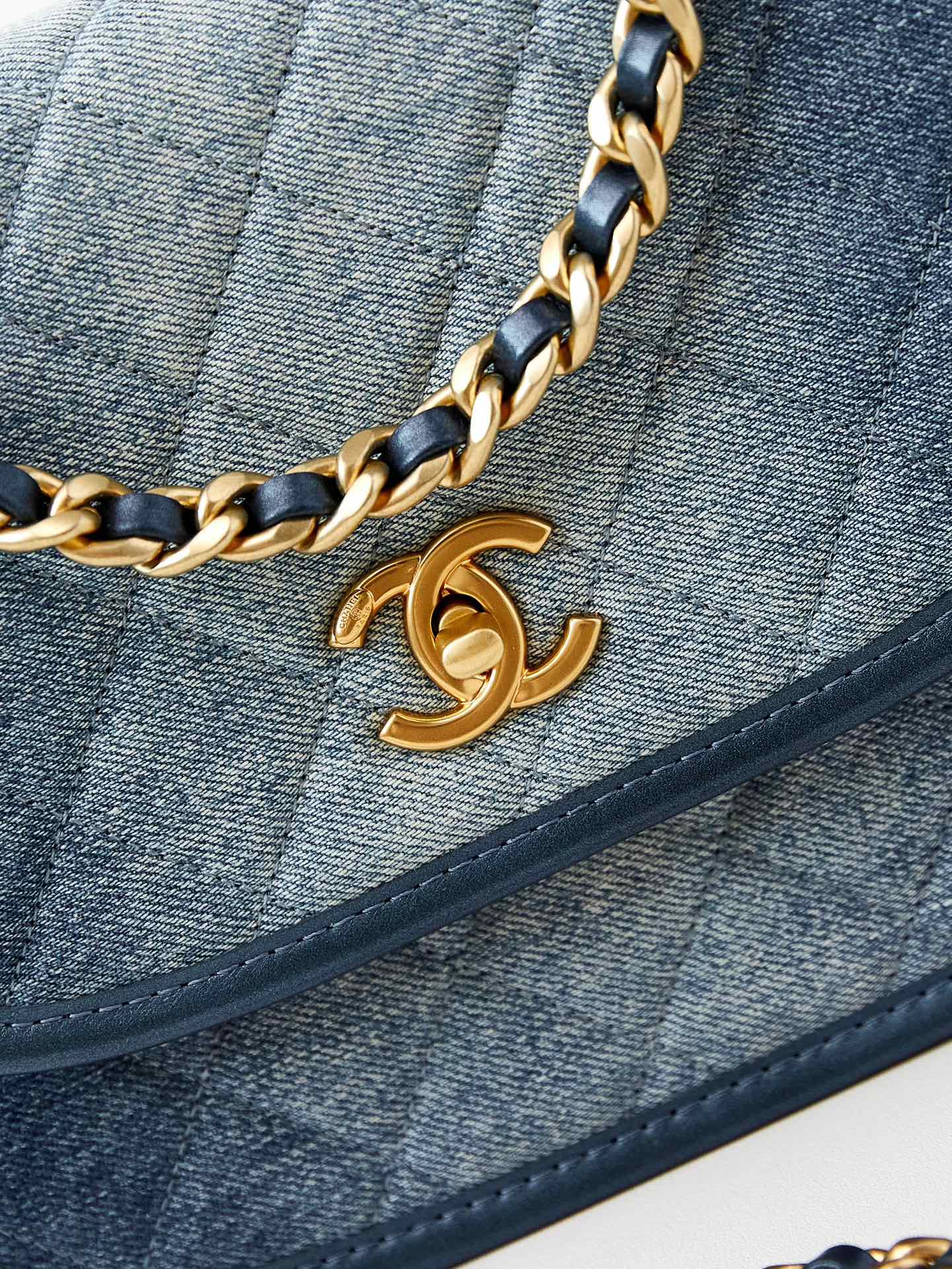 [TOP] CHANEL 24s Saddle Bag 16.5*23.5*5.5 - Denim