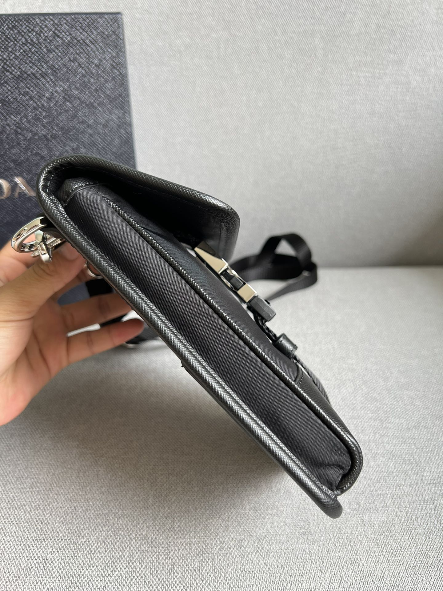 [TOP] PRADA Mobile Phone Bag Cowhide 12*18cm - Black