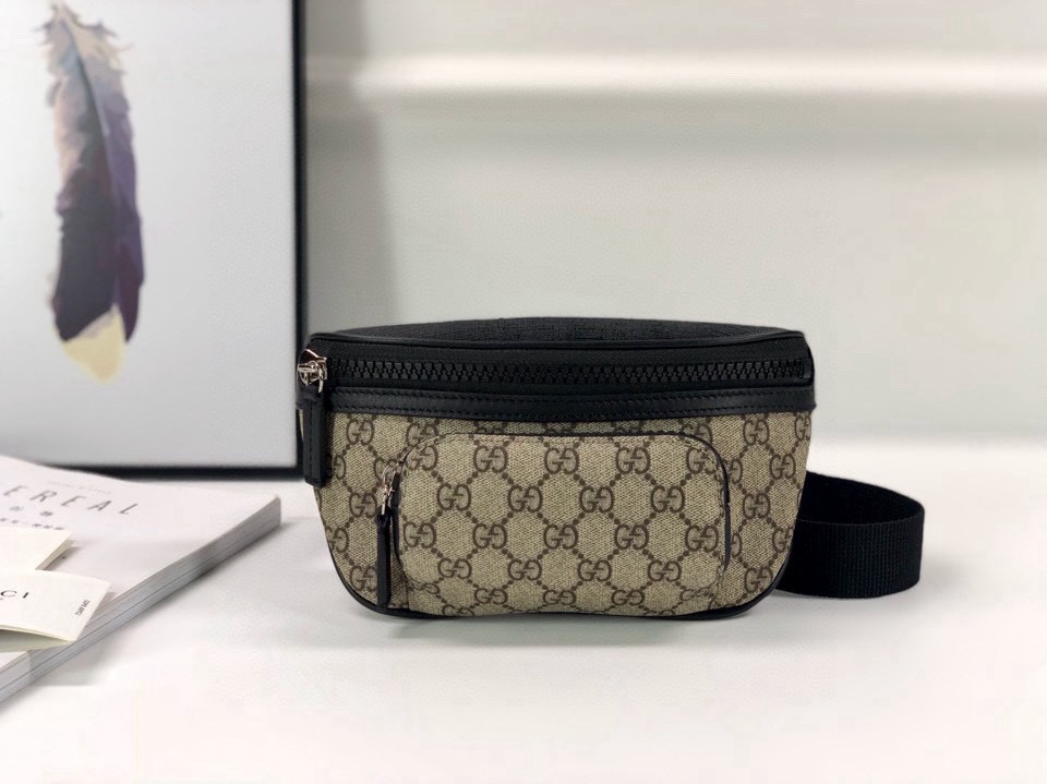 [TOP] GUCCI Embossed Belt Bag 23x11.4x7.6cm - Black