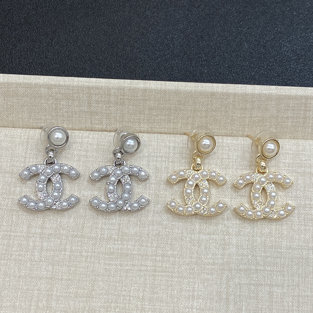 [TOP] CHANEL CC  Earrings- 2 Colors