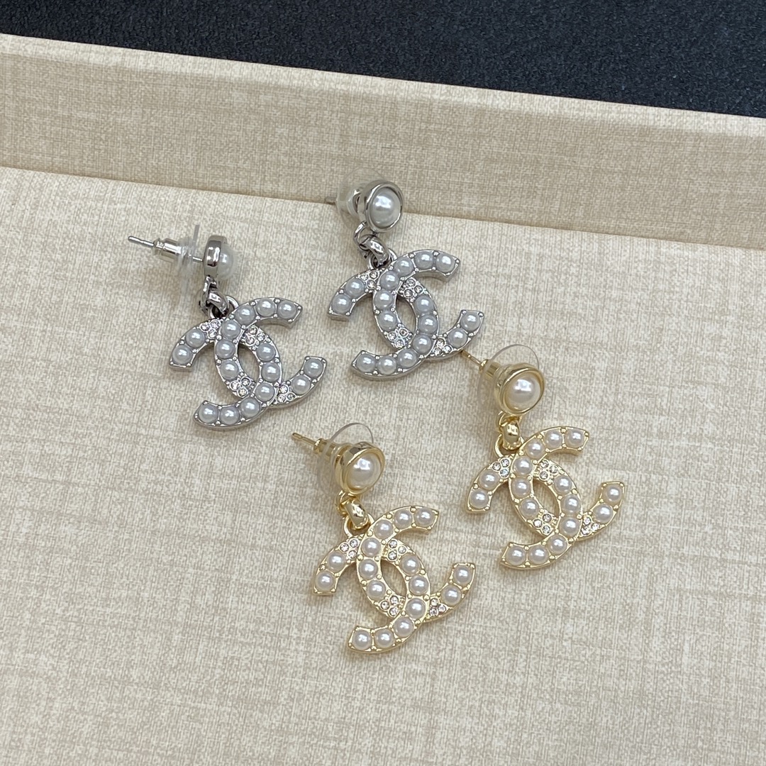 [TOP] CHANEL CC  Earrings- 2 Colors