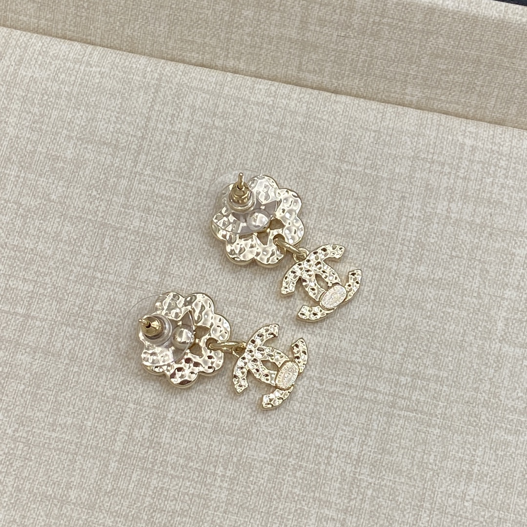 [TOP] CHANEL CC  Earrings- Gold