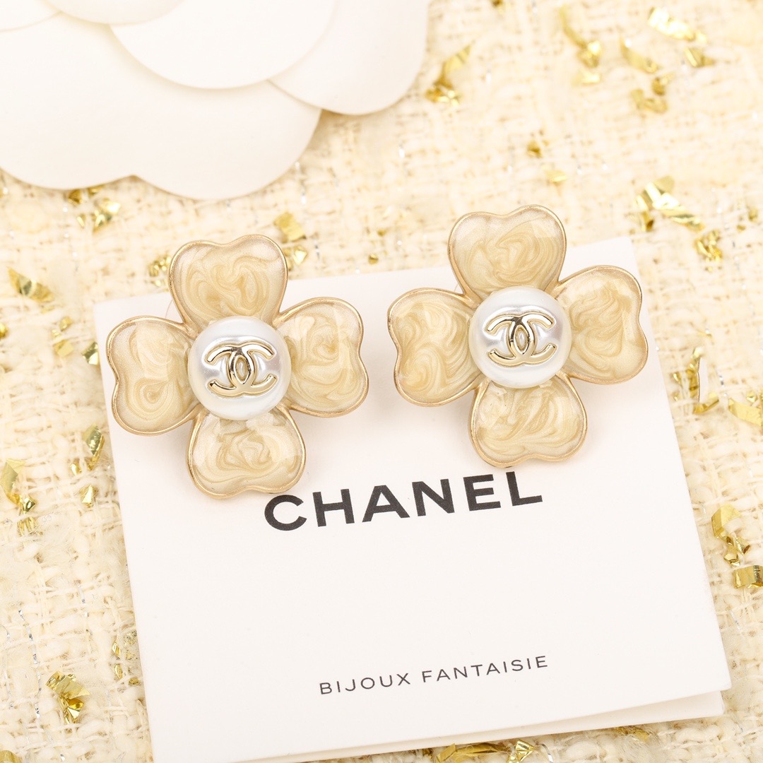 [TOP] CHANEL Earrings - Gold