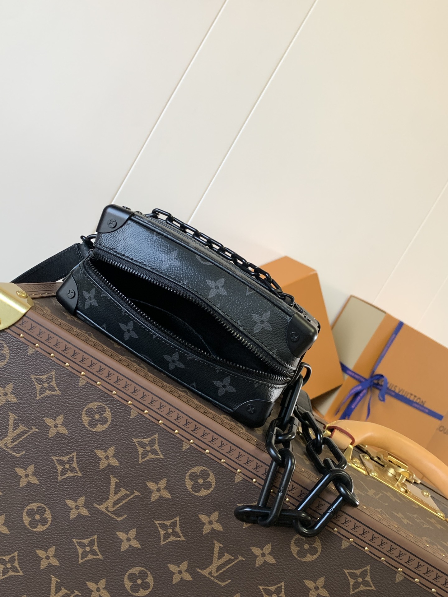 [TOP] Louis Vuitton LV Soft Trunk Bag Monogram Eclipse Canvas Mini 18.5x13x8cm - Black
