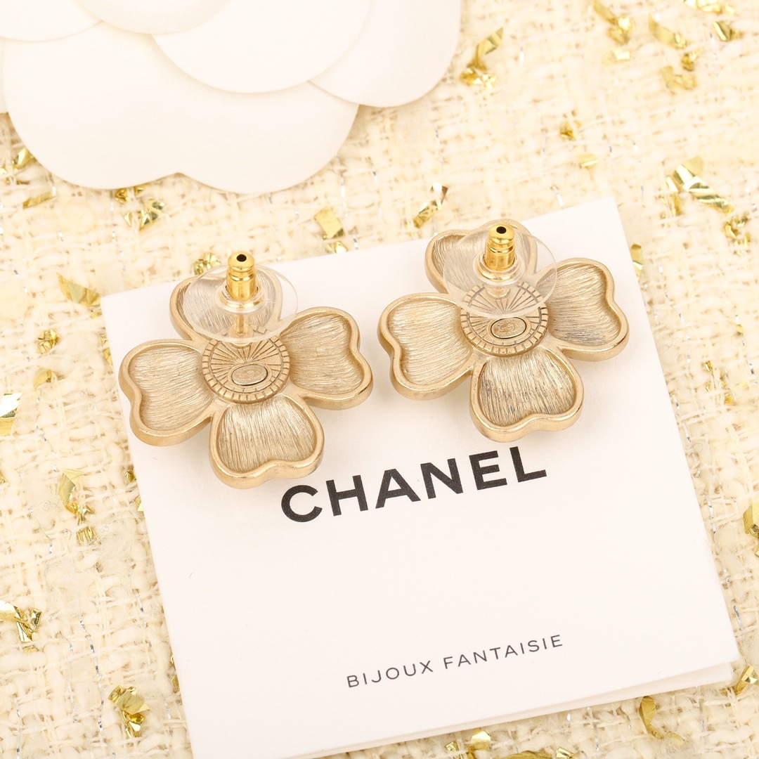 [TOP] CHANEL Earrings - Gold