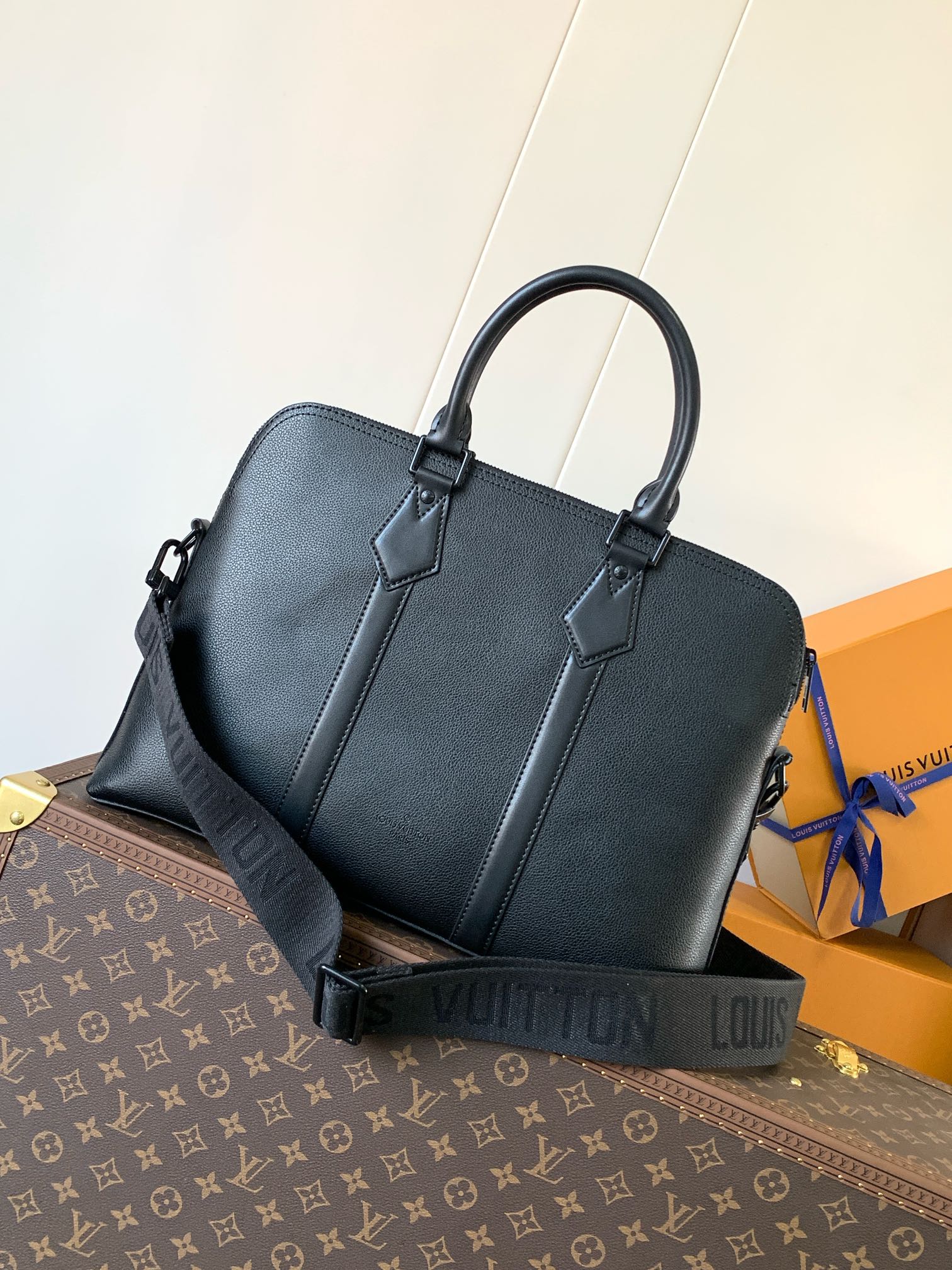 [TOP] Louis Vuitton LV Briefcase Aerogram 39x29x7cm - Black