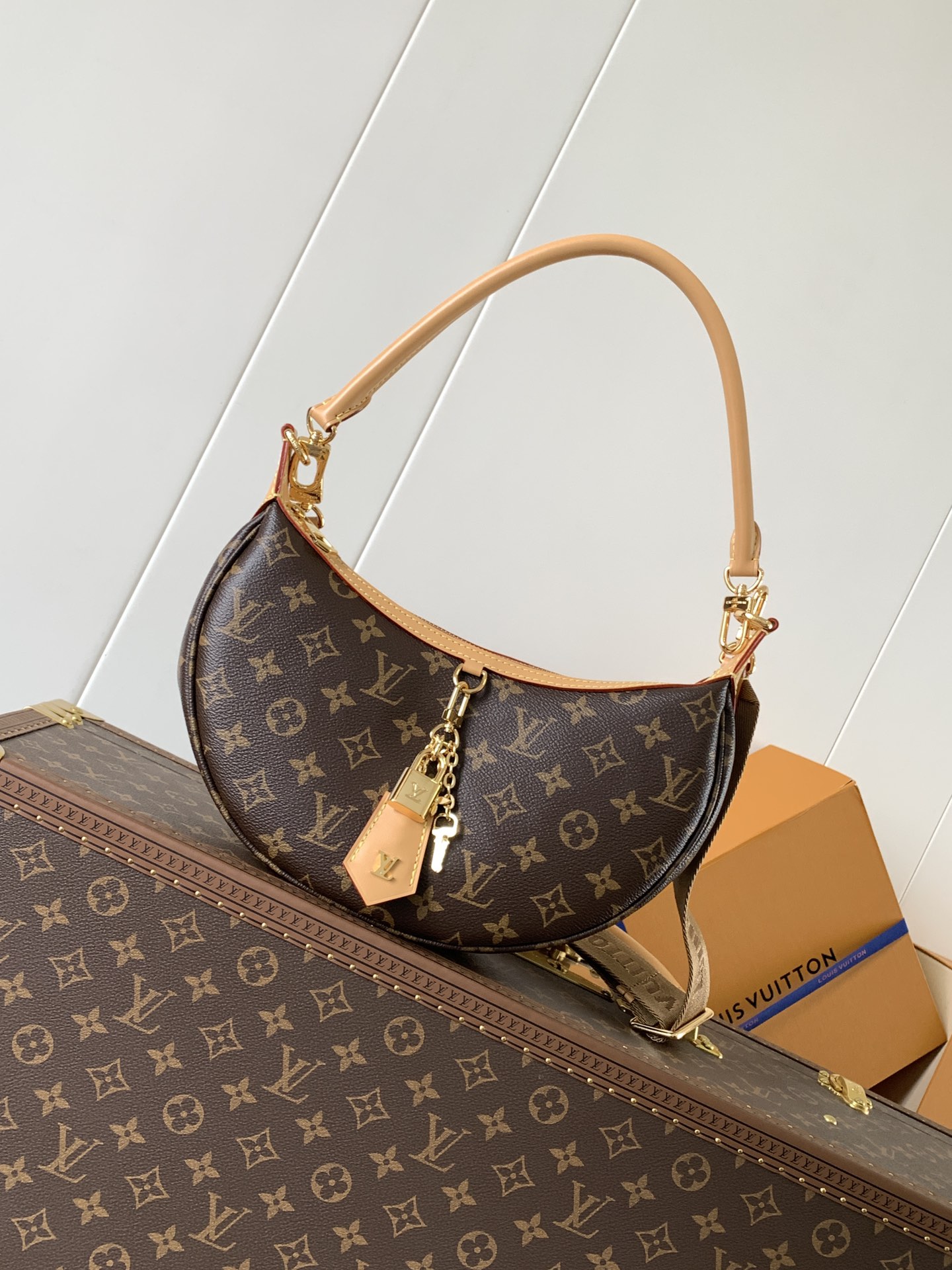 [TOP] Louis Vuitton LV Looping Bag 15x7x28cm - Brown