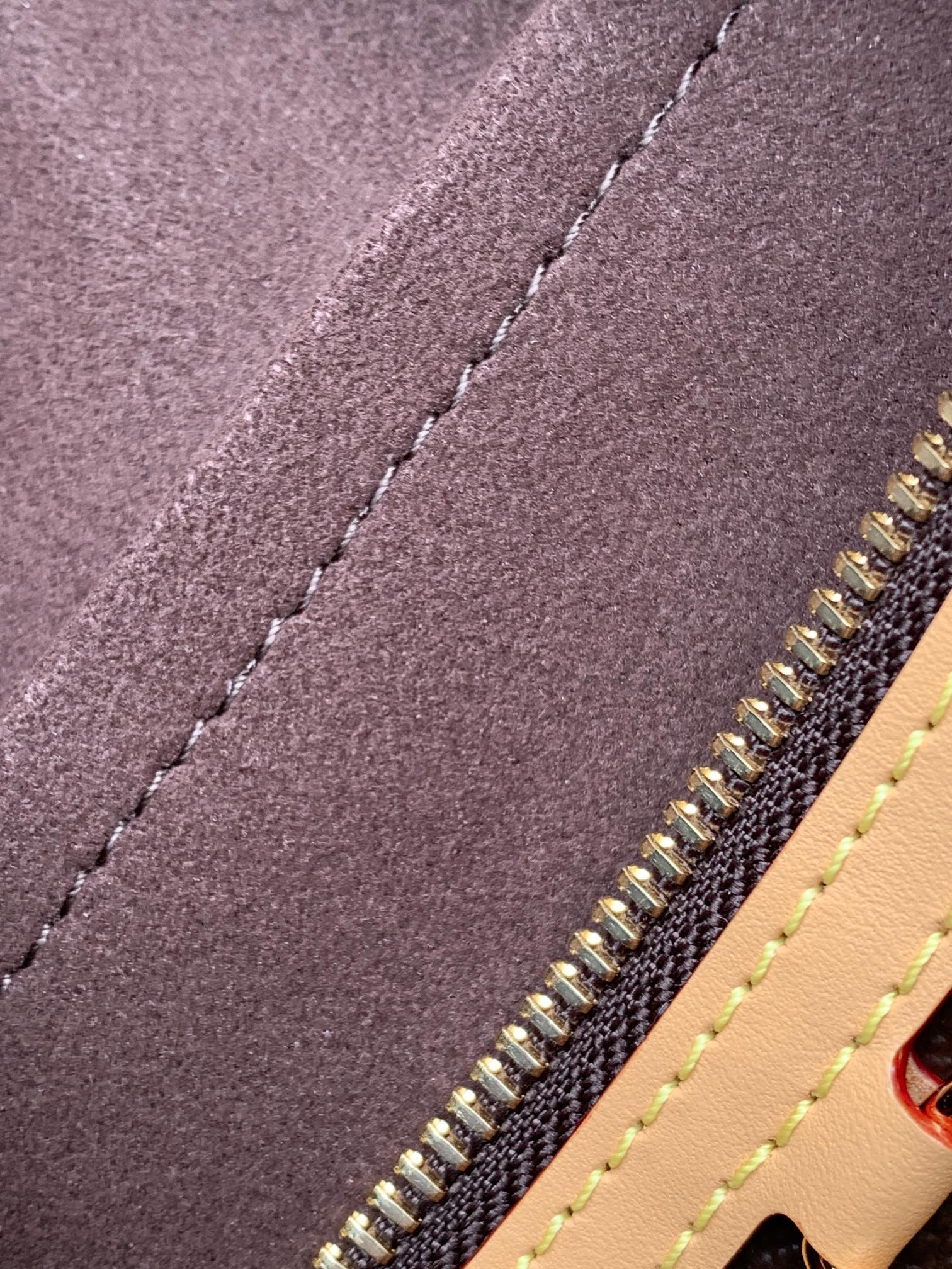 [TOP] Louis Vuitton LV Looping Bag 15x7x28cm - Brown