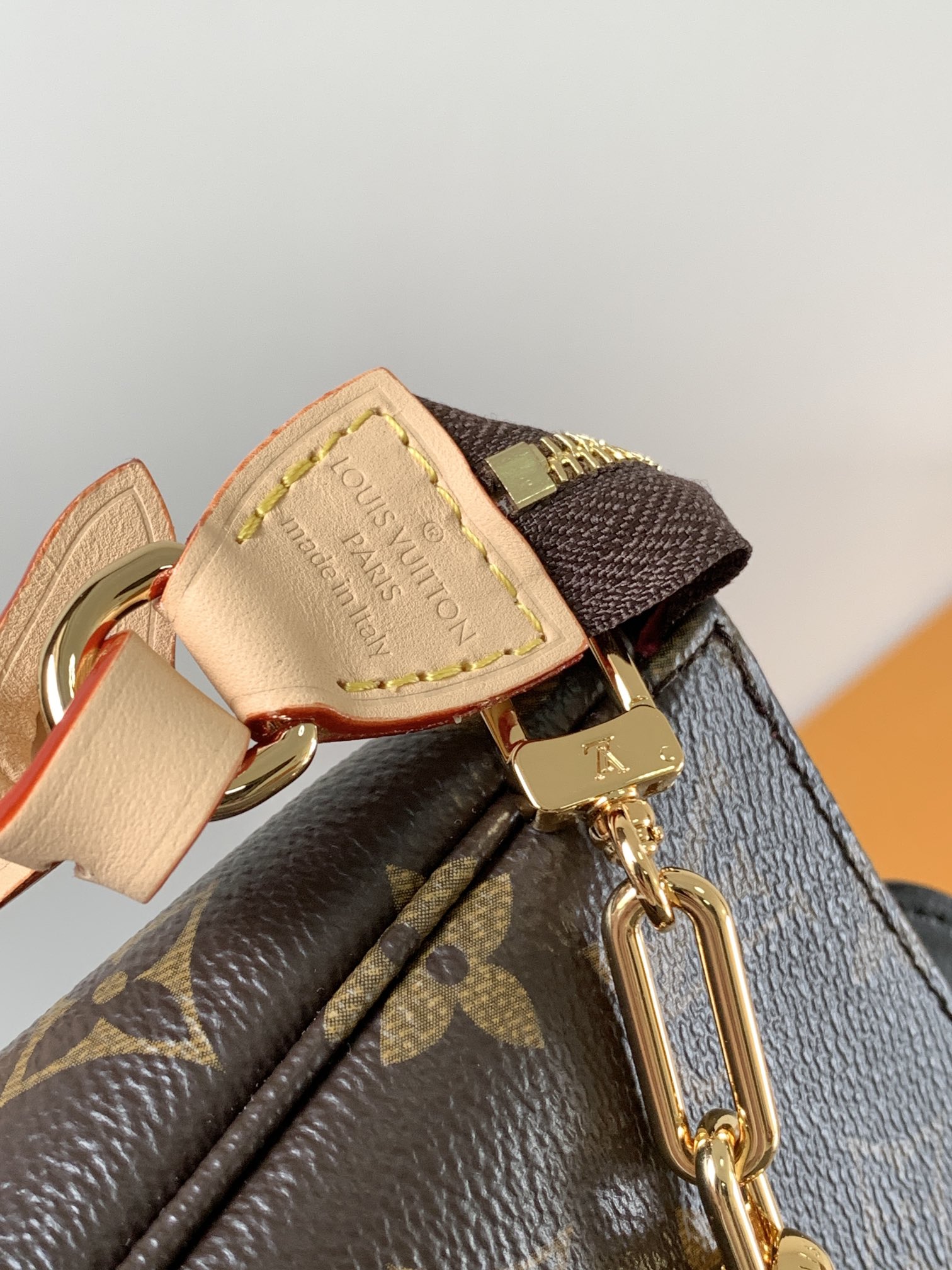 [TOP] Louis Vuitton LV Monogram Pochette Accessories Bag 13x4x22cm - Brown