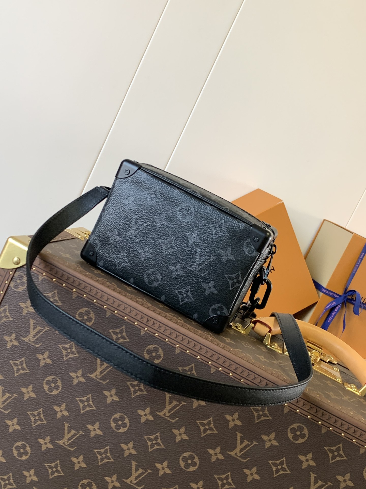 [TOP] Louis Vuitton LV Soft Trunk Bag Monogram Eclipse Canvas Mini 18.5x13x8cm - Black