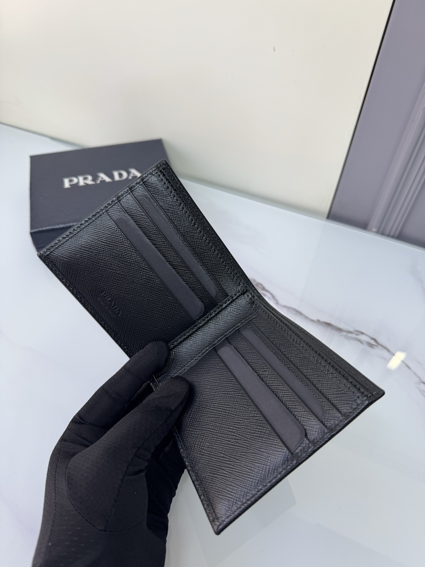 [TOP] PRADA Short Wallet 11x9.5cm - Black