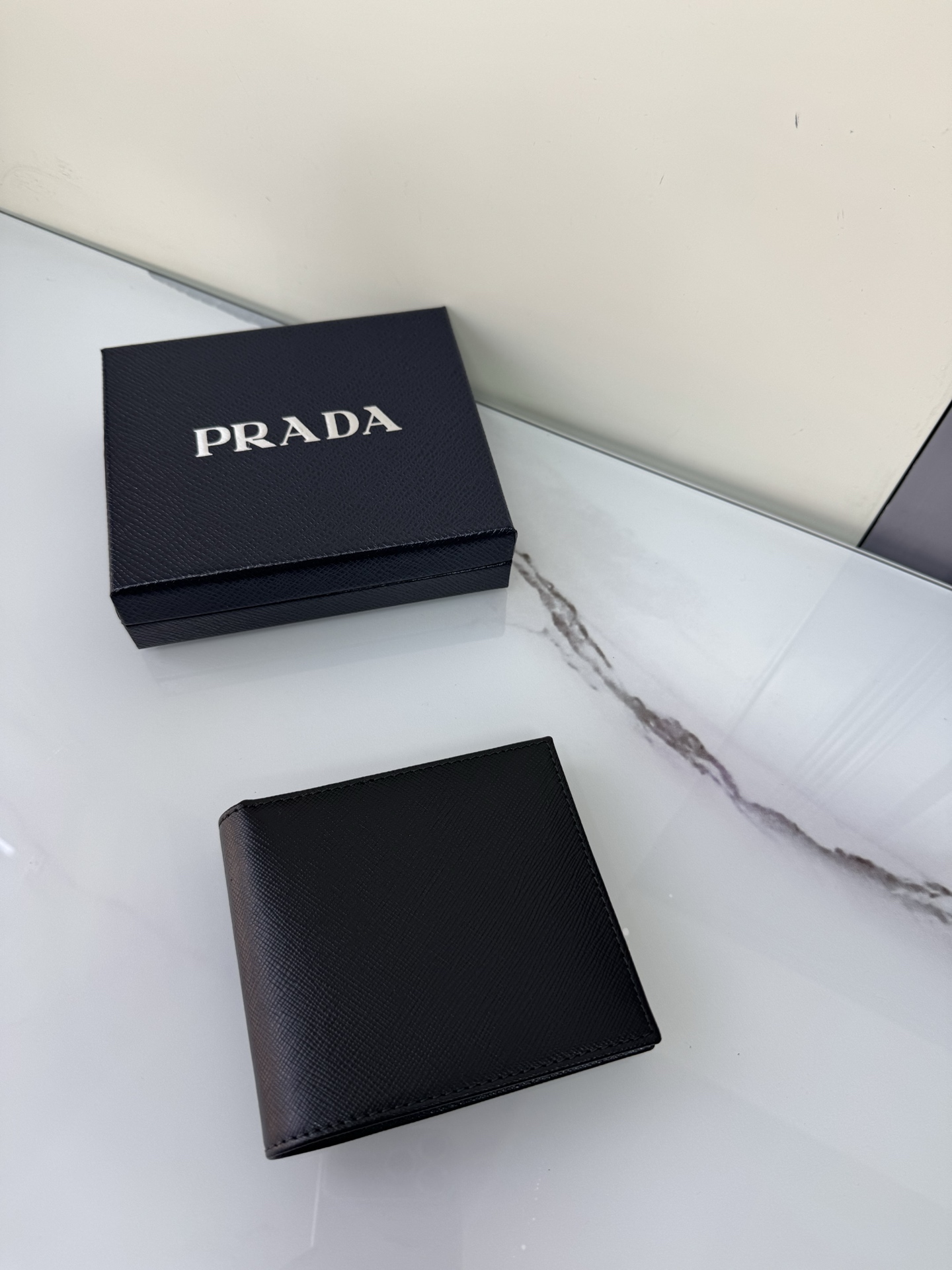 [TOP] PRADA Short Wallet 11x9.5cm - Black