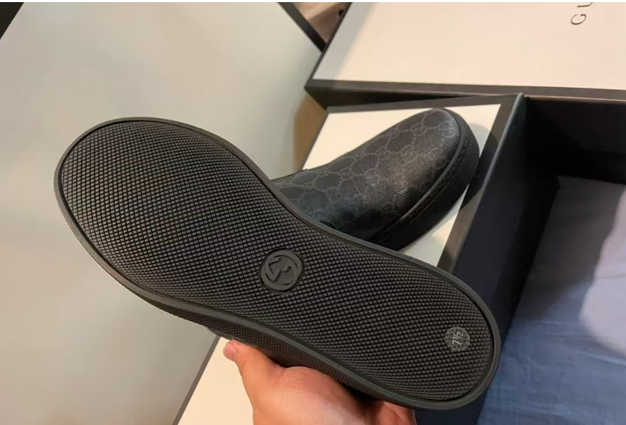 [TOP] GUCCI Men's Casual Shoes - Black