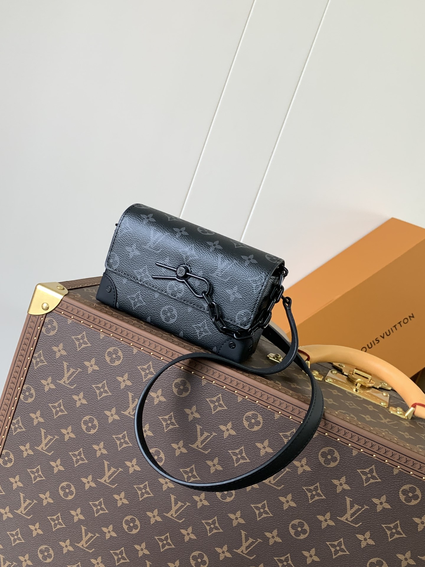 [TOP] Louis Vuitton LV Steamer Mini Bag Monogram Eclipse Canvas 18 x 11 x 6.5 cm - Black