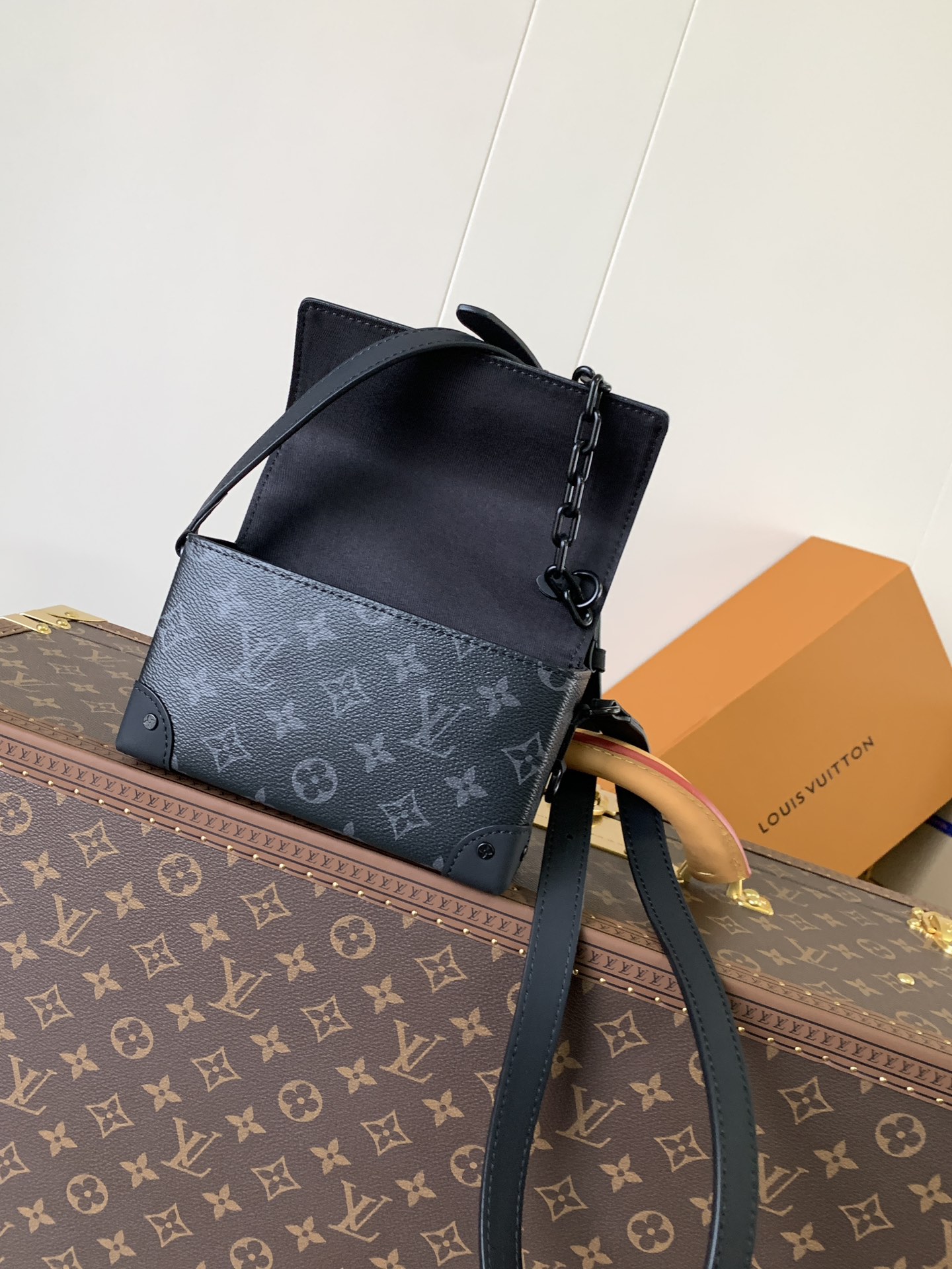 [TOP] Louis Vuitton LV Steamer Mini Bag Monogram Eclipse Canvas 18 x 11 x 6.5 cm - Black