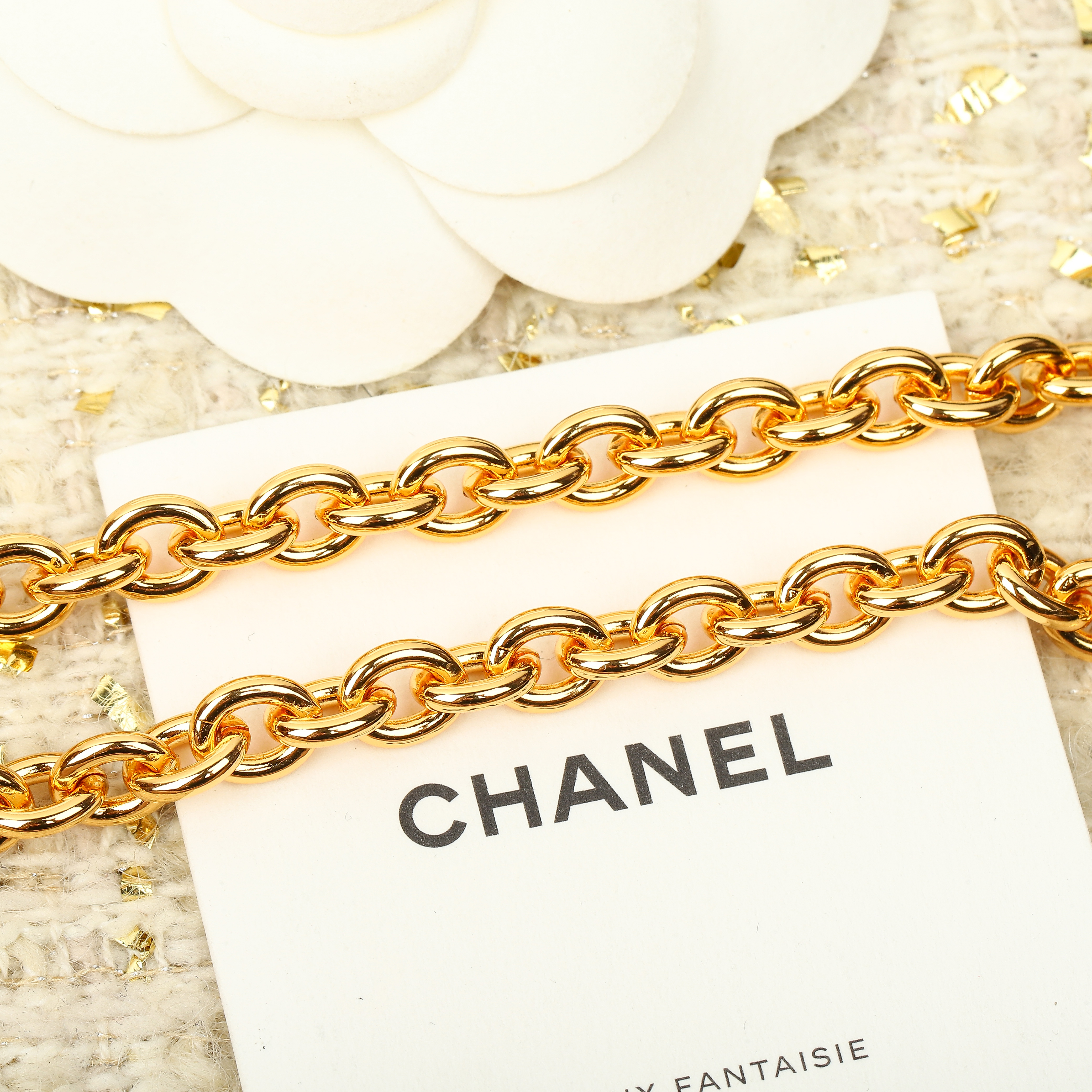[TOP] CHANEL Lion Necklace - Gold