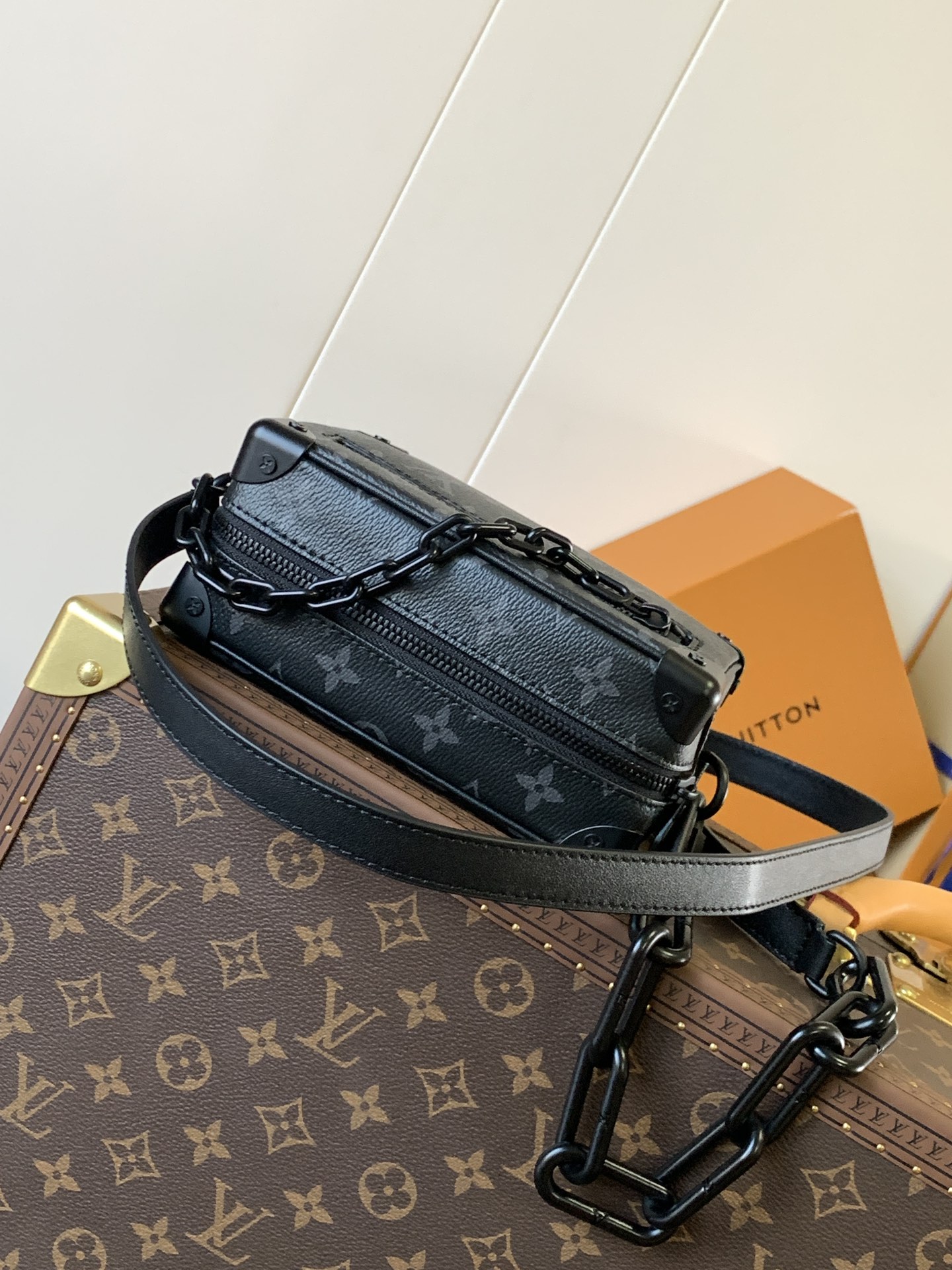 [TOP] Louis Vuitton LV Soft Trunk Bag Monogram Eclipse Canvas Mini 18.5x13x8cm - Black