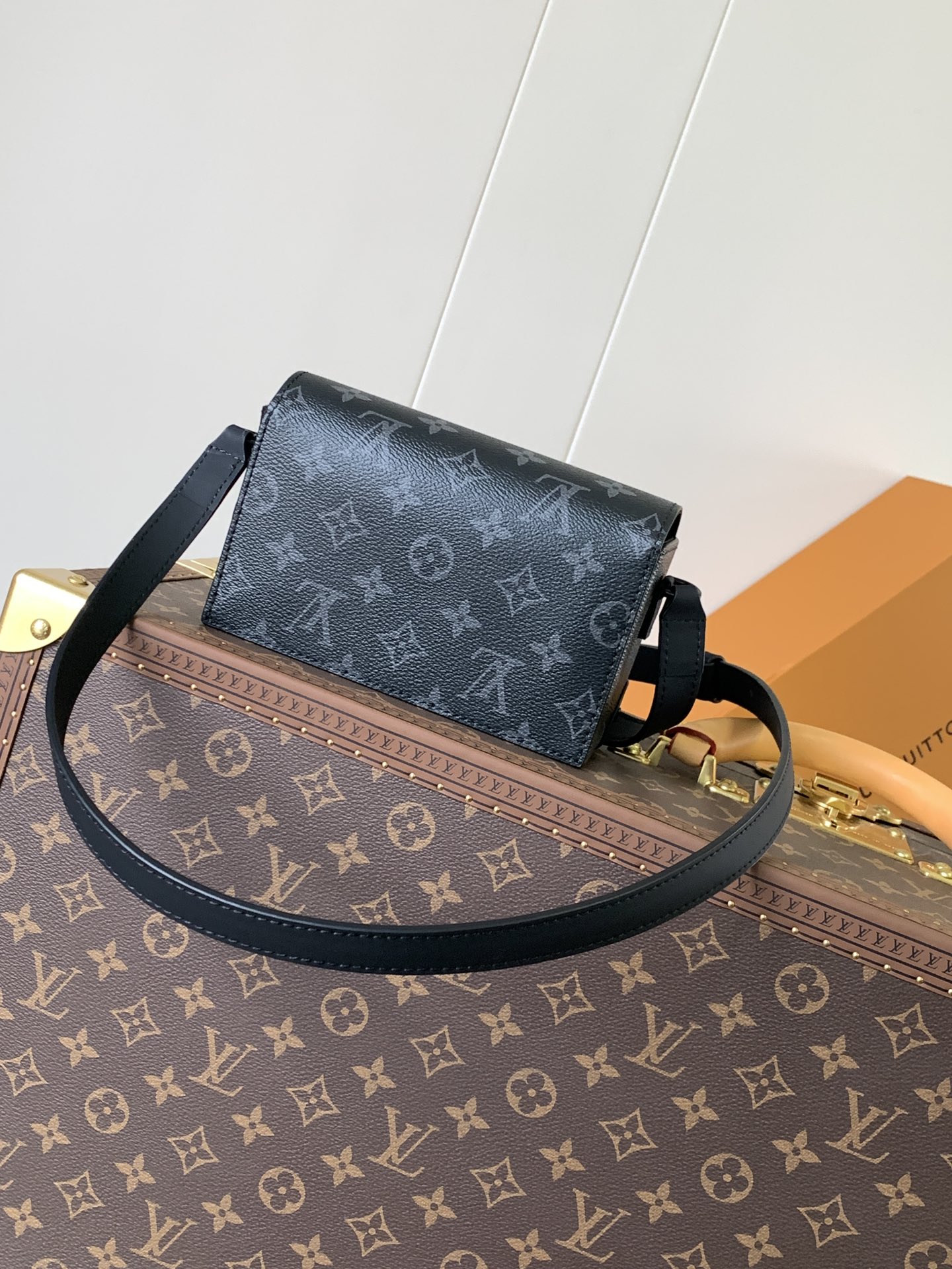 [TOP] Louis Vuitton LV Steamer Mini Bag Monogram Eclipse Canvas 18 x 11 x 6.5 cm - Black