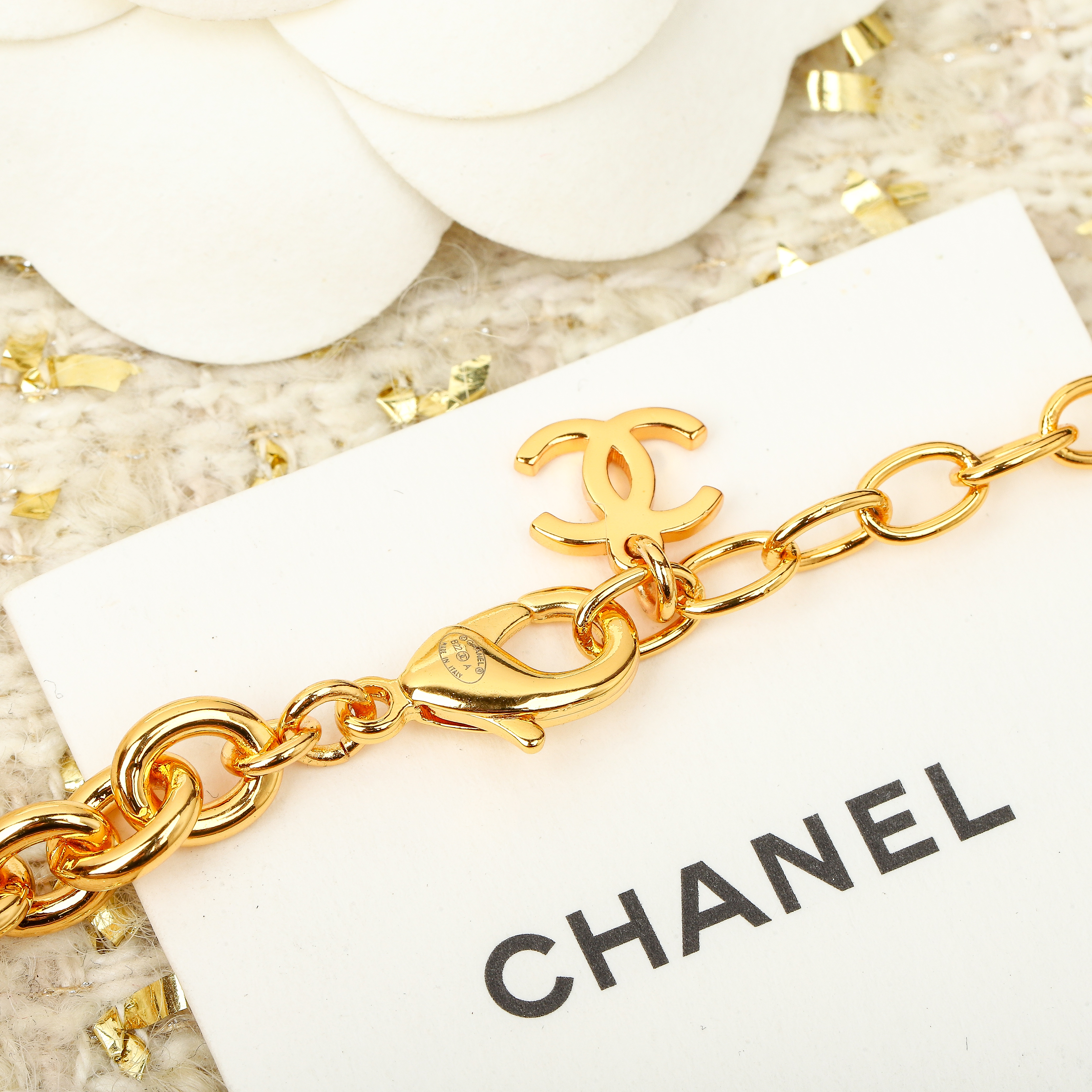 [TOP] CHANEL Lion Necklace - Gold
