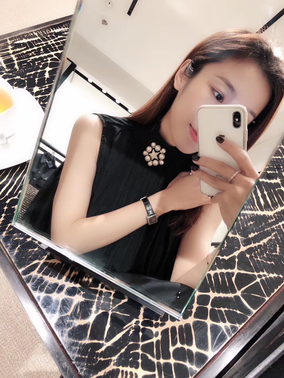 [TOP] CHANEL Pearl Brooch - Gold